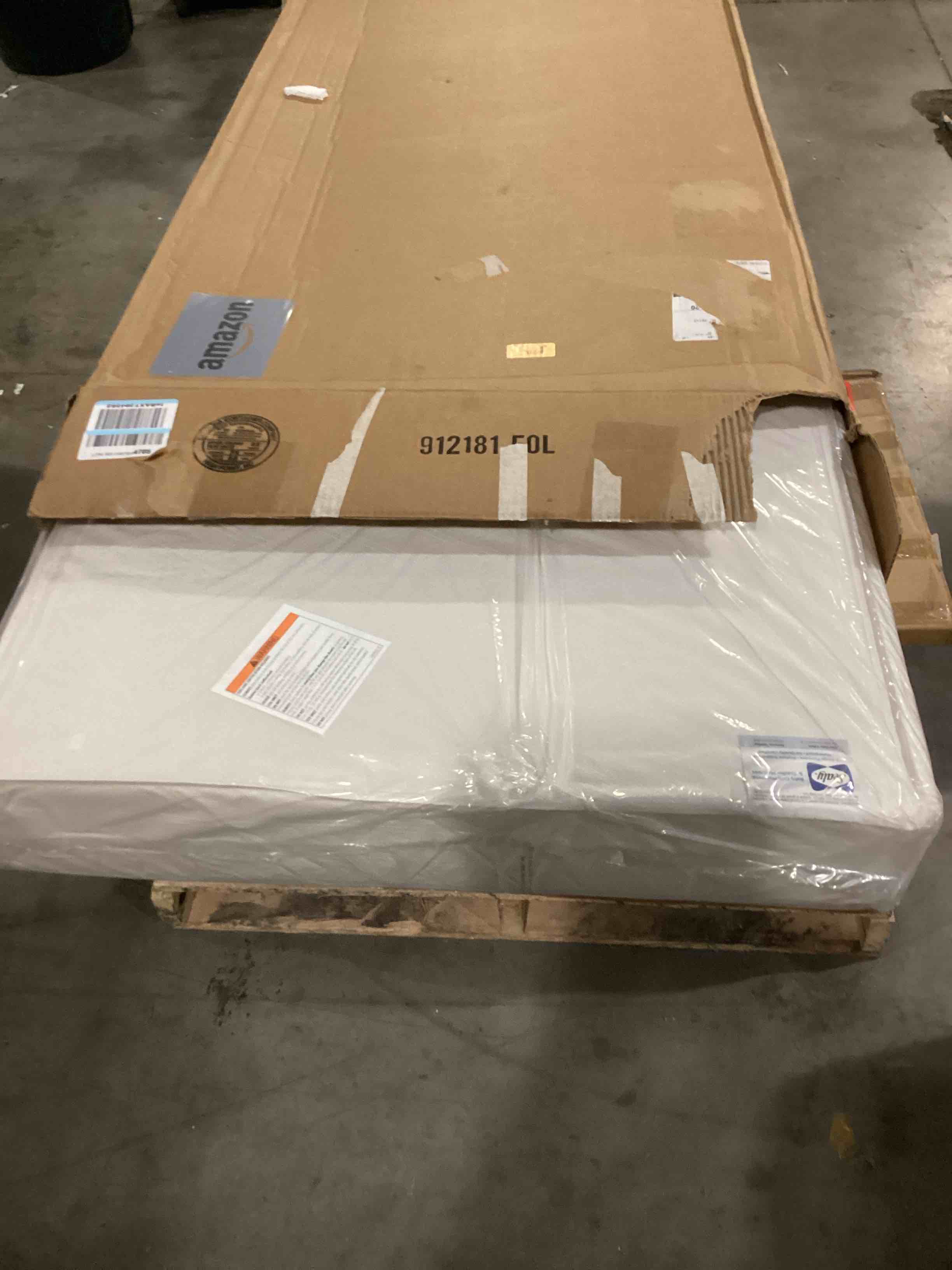 https://s3.amazonaws.com/lotting-images-prod/bidfta/BLU5832985_1718133251644.jpeg