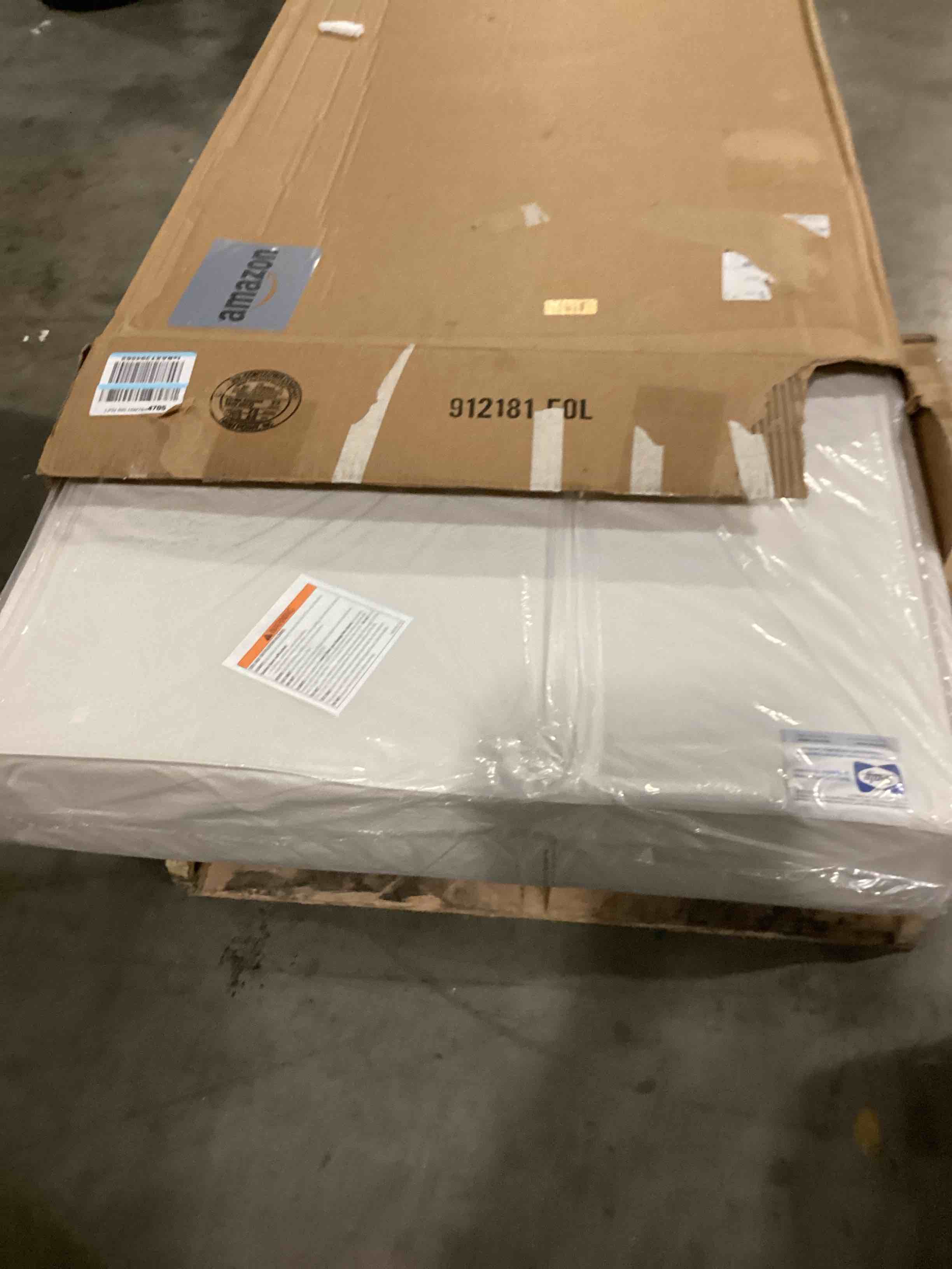 https://s3.amazonaws.com/lotting-images-prod/bidfta/BLU5832985_1718133253178.jpeg