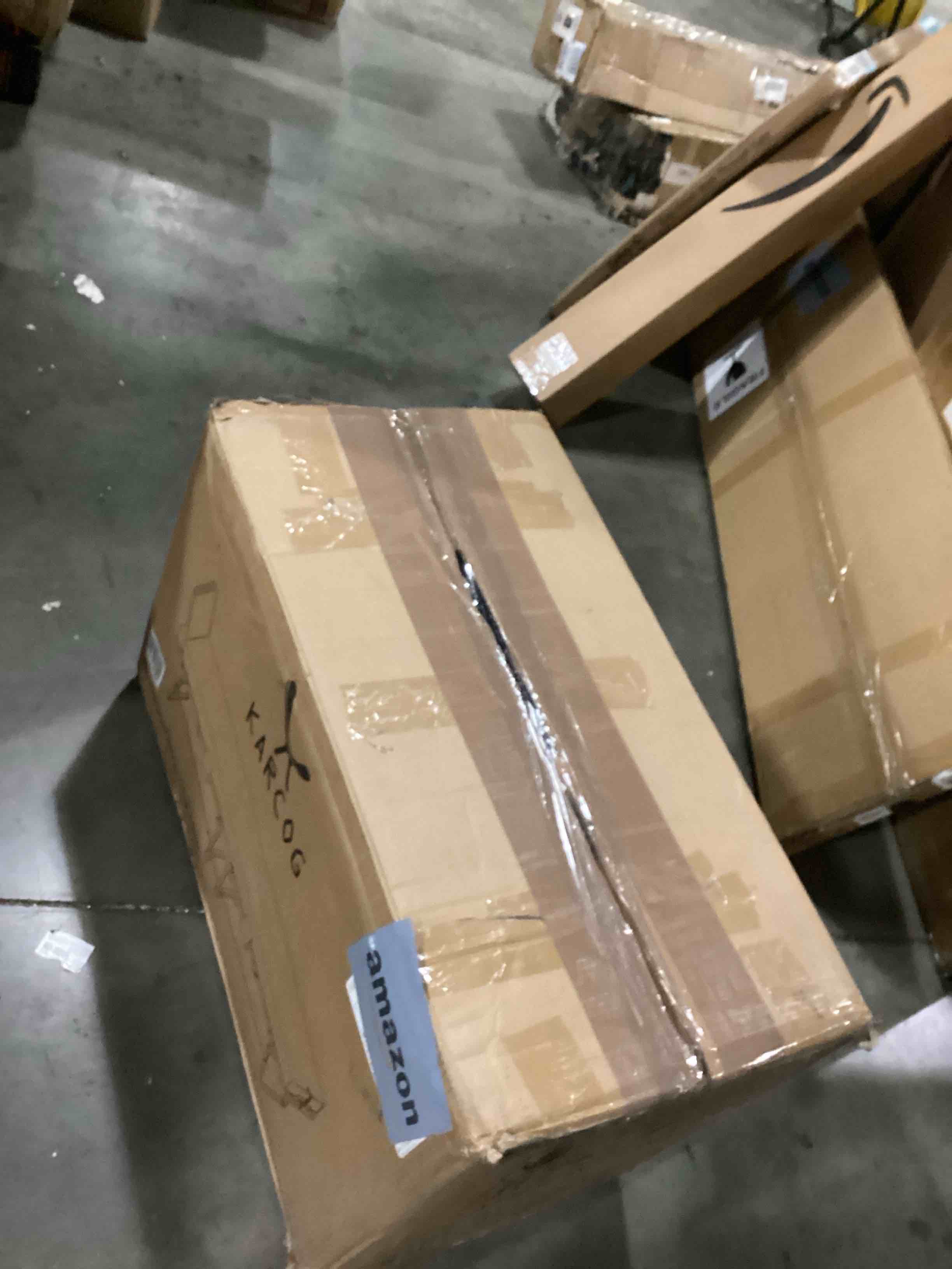 https://s3.amazonaws.com/lotting-images-prod/bidfta/BLU5833077_1718278757042.jpeg