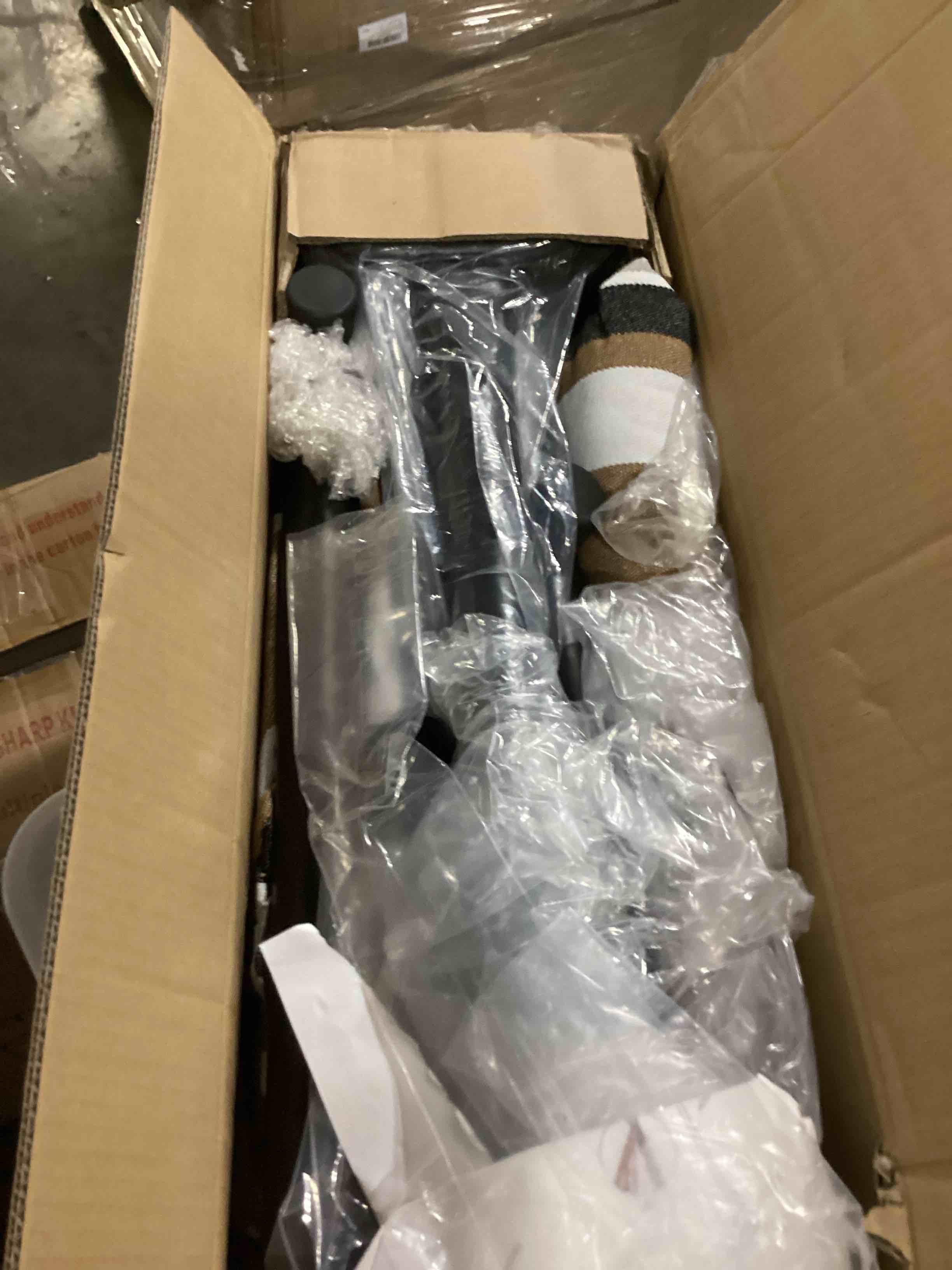 https://s3.amazonaws.com/lotting-images-prod/bidfta/BLU5833091_1718281603880.jpeg
