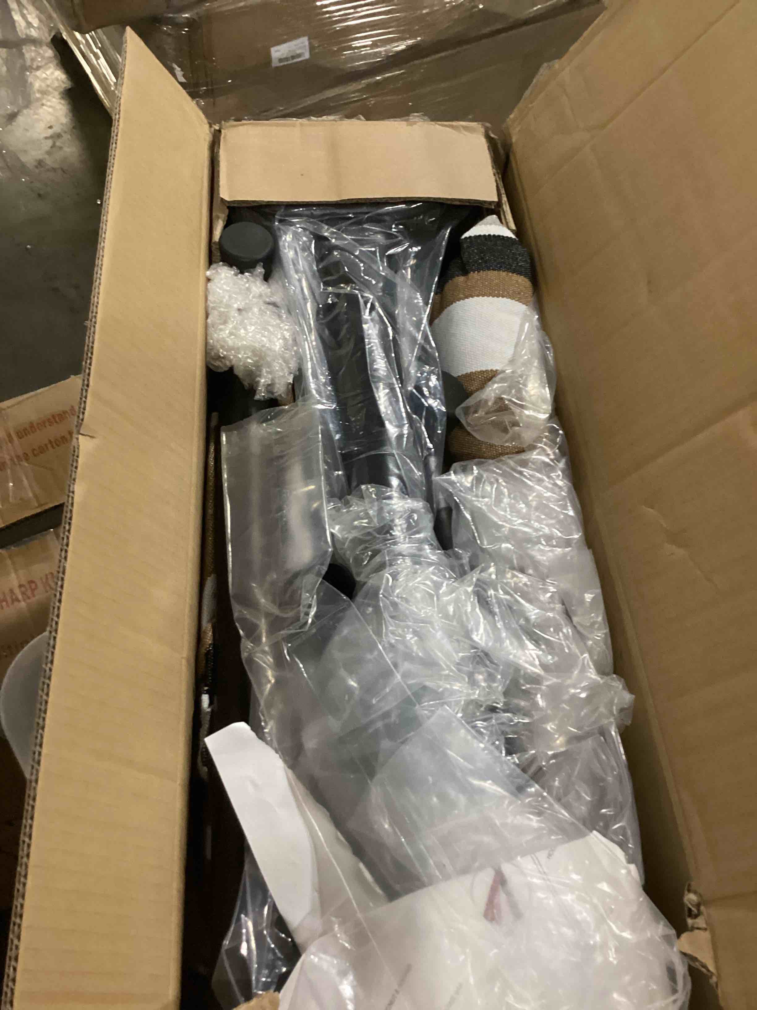 https://s3.amazonaws.com/lotting-images-prod/bidfta/BLU5833091_1718281605867.jpeg