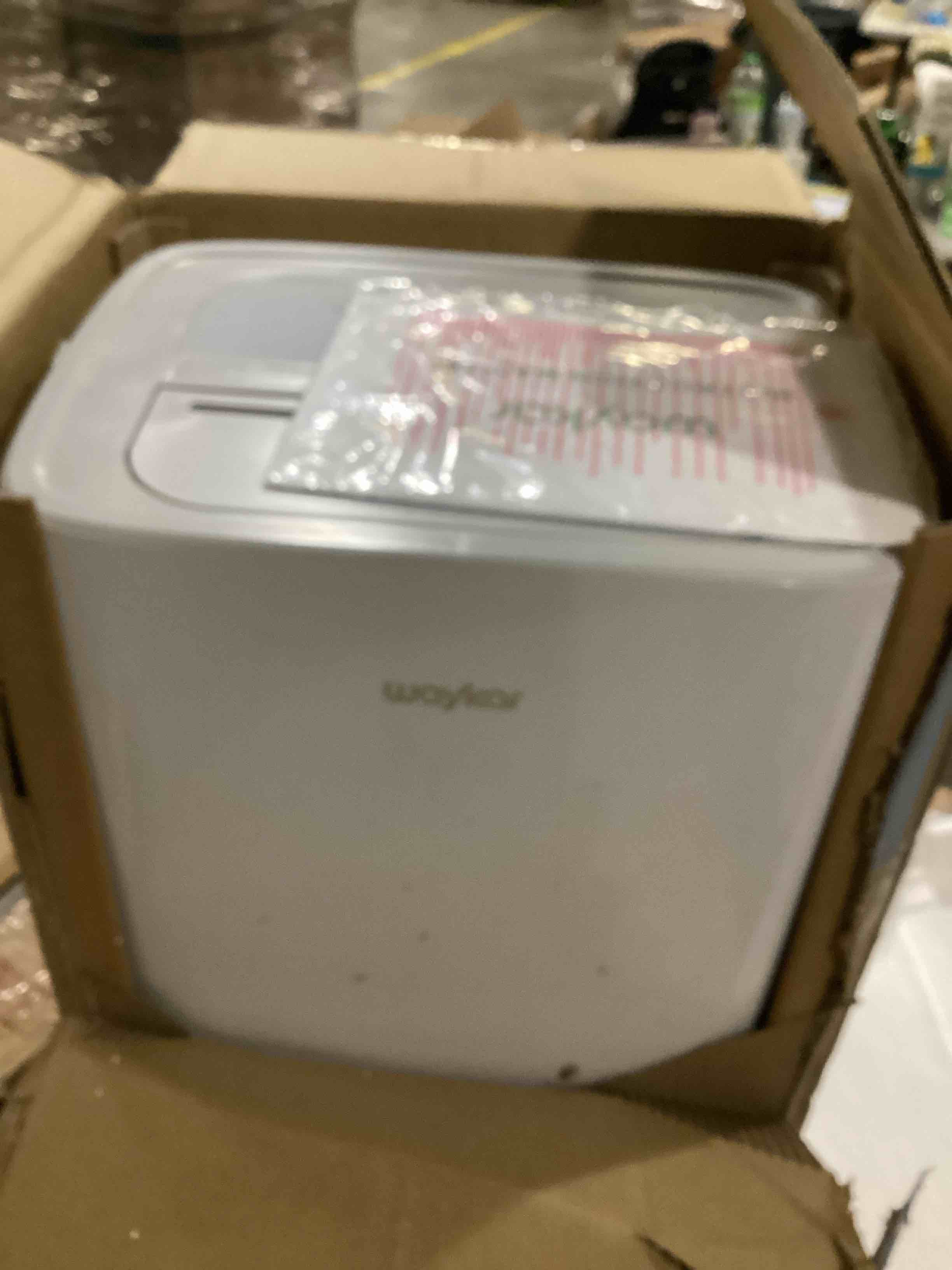 https://s3.amazonaws.com/lotting-images-prod/bidfta/BLU5833249_1718371016166.jpeg