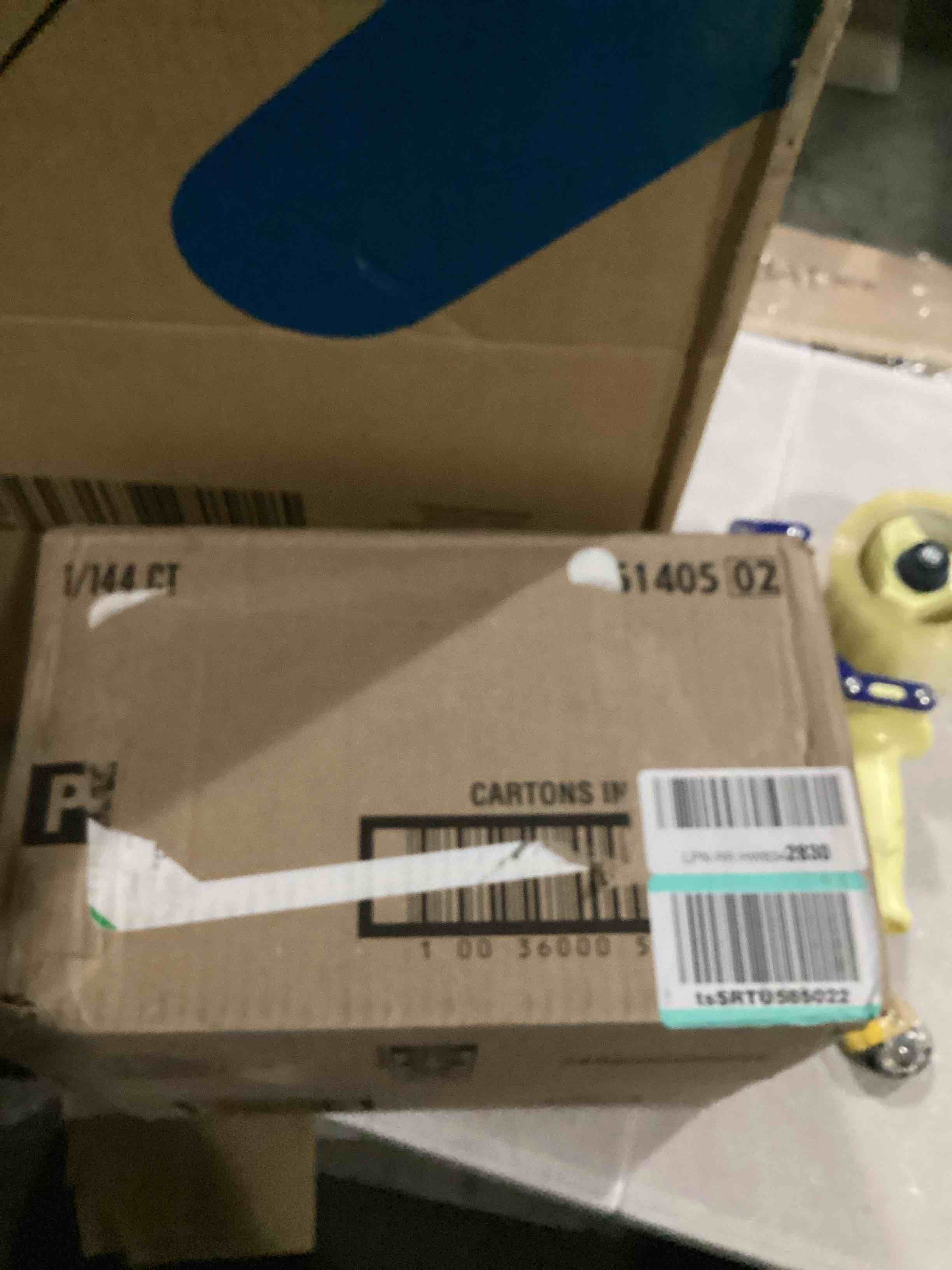 https://s3.amazonaws.com/lotting-images-prod/bidfta/BLU5833273_1718377231979.jpeg