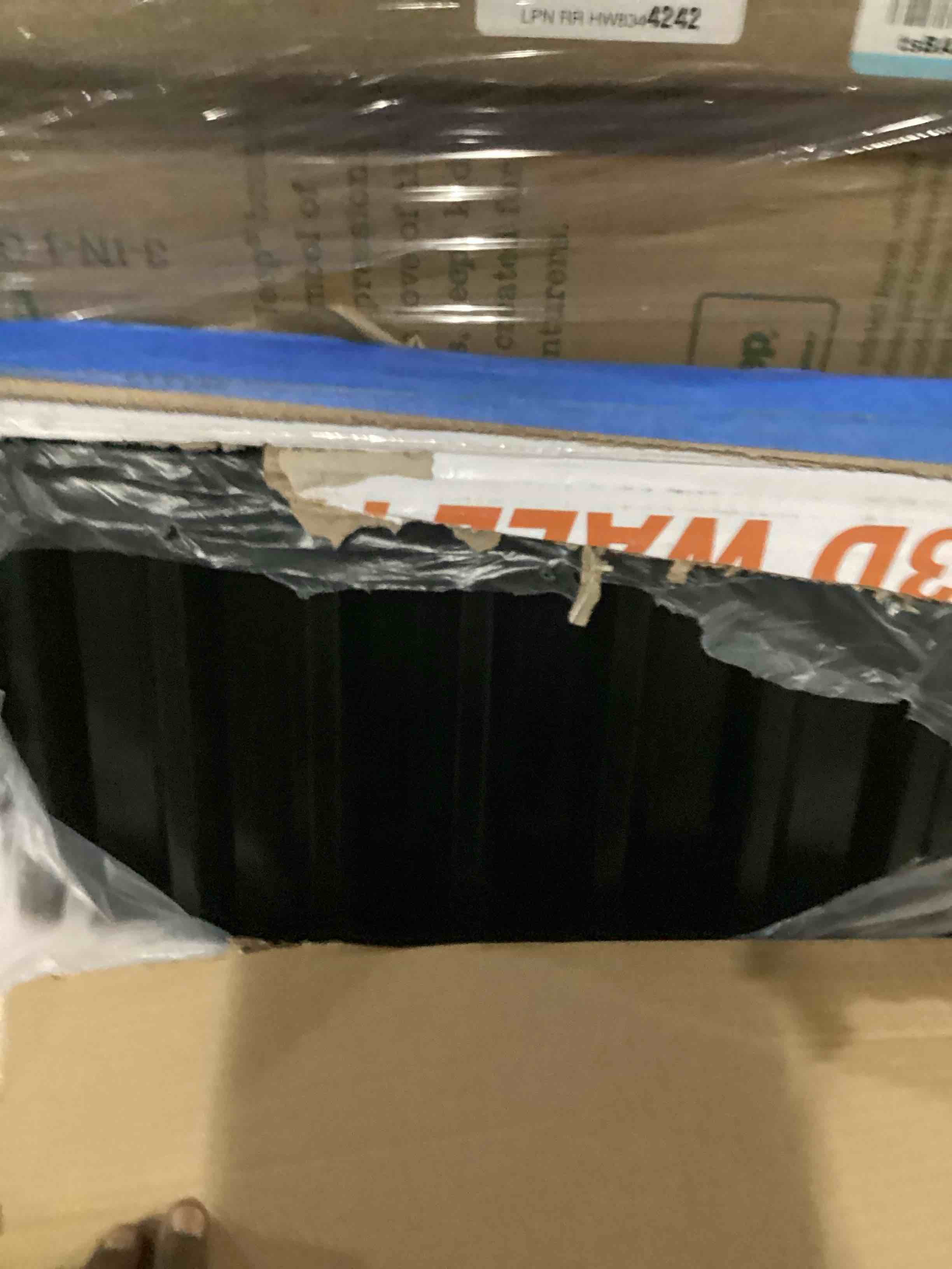 https://s3.amazonaws.com/lotting-images-prod/bidfta/BLU5833332_1718392595090.jpeg