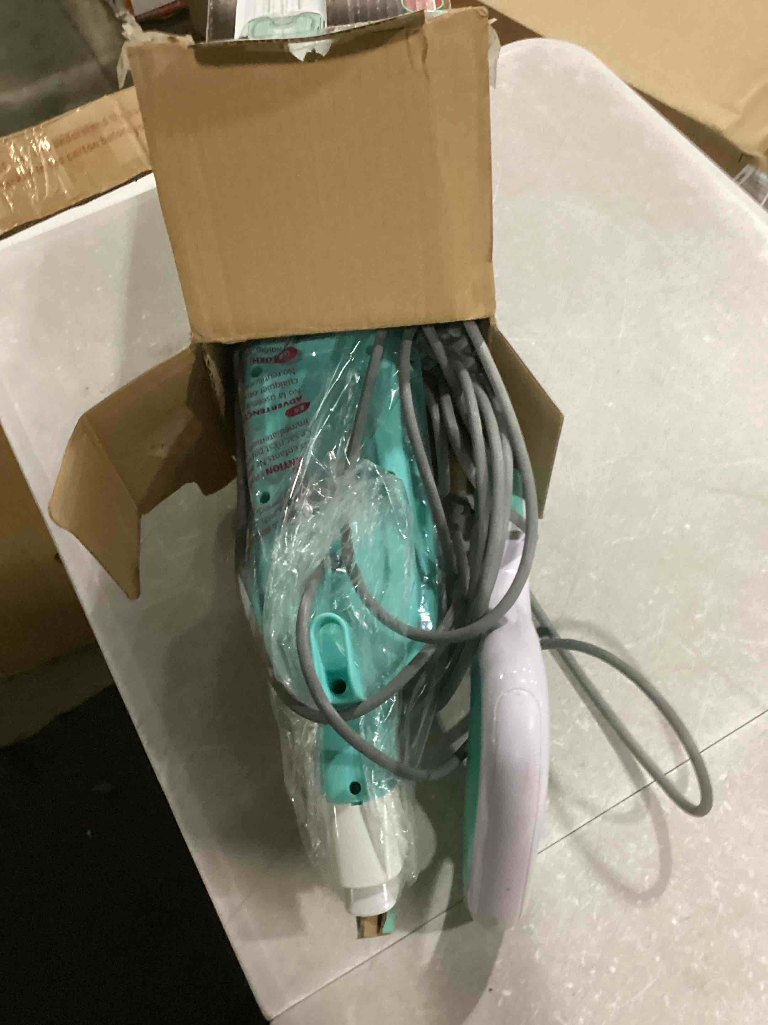 https://s3.amazonaws.com/lotting-images-prod/bidfta/BLU5833551_1718708929070.jpeg