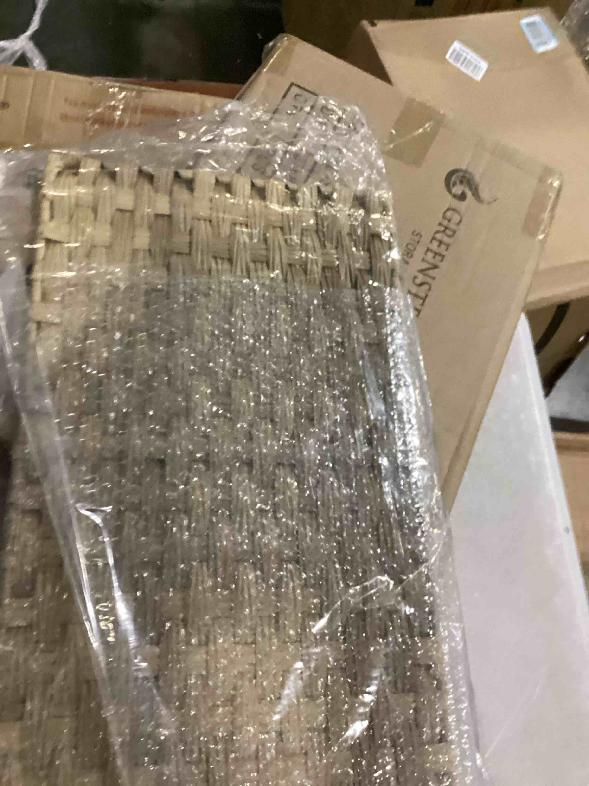 https://s3.amazonaws.com/lotting-images-prod/bidfta/BLU5833647_1718729738678.jpeg