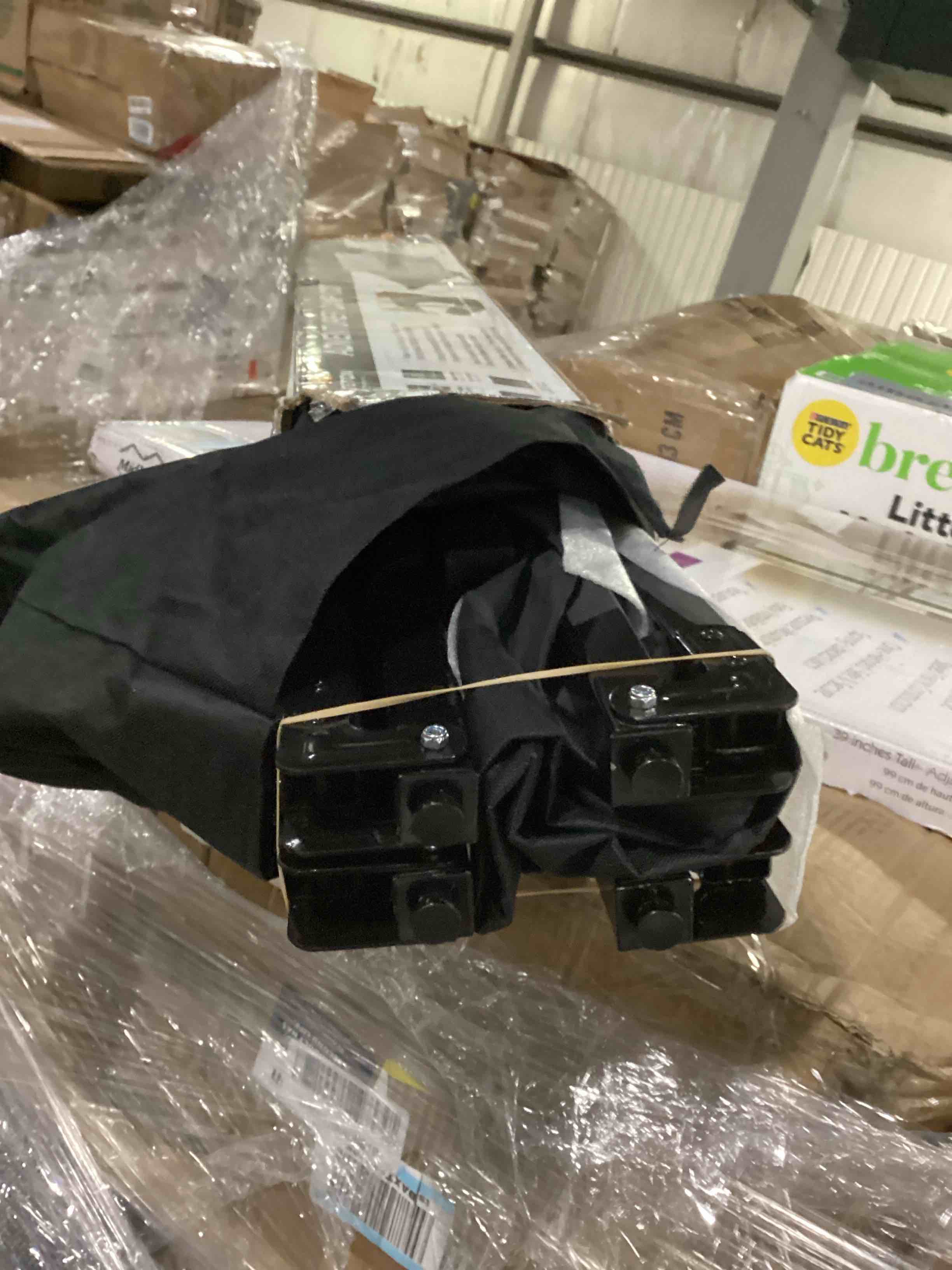 https://s3.amazonaws.com/lotting-images-prod/bidfta/BLU5833800_1718822474240.jpeg