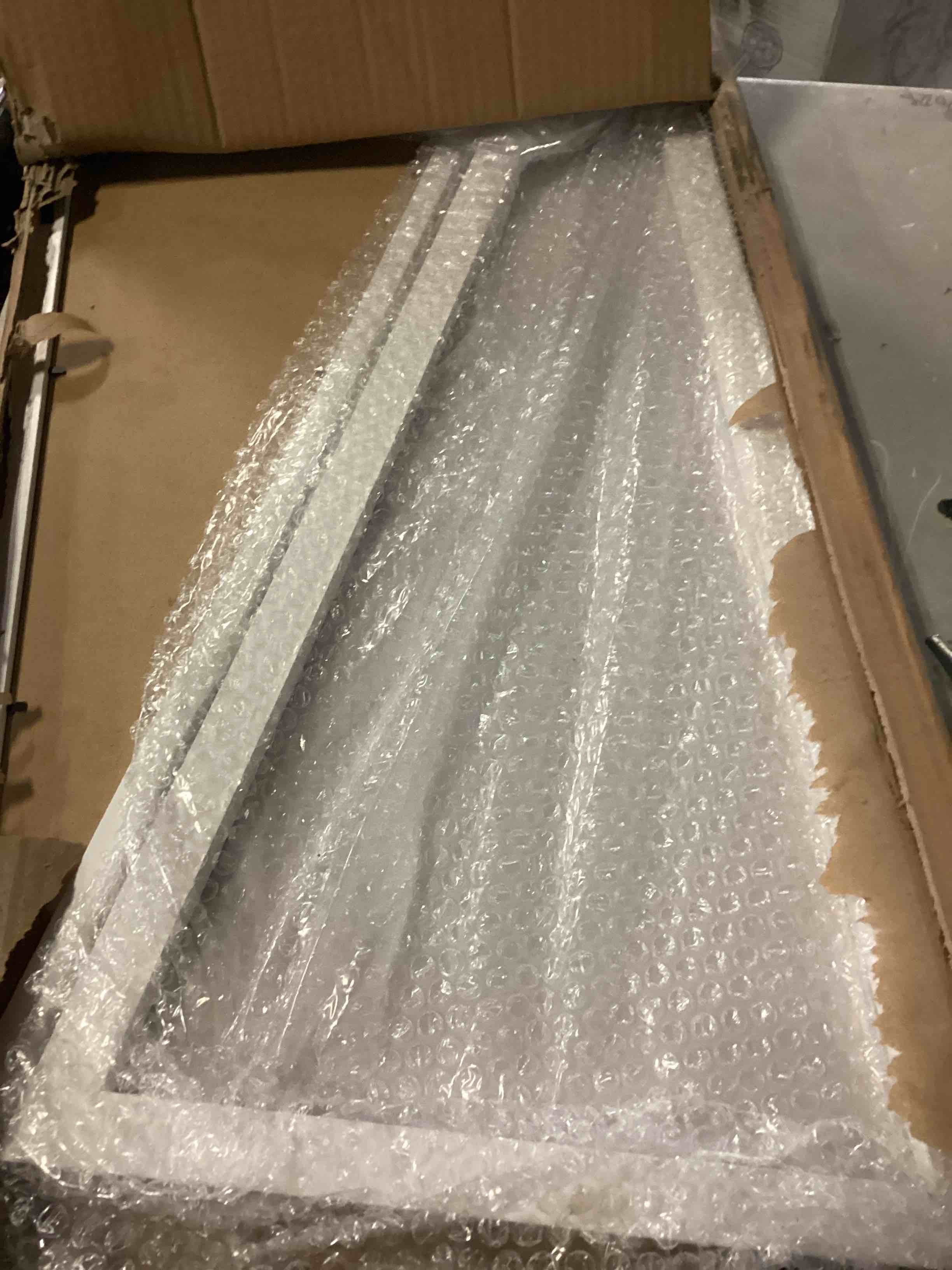 https://s3.amazonaws.com/lotting-images-prod/bidfta/BLU5834299_1717176427447.jpeg
