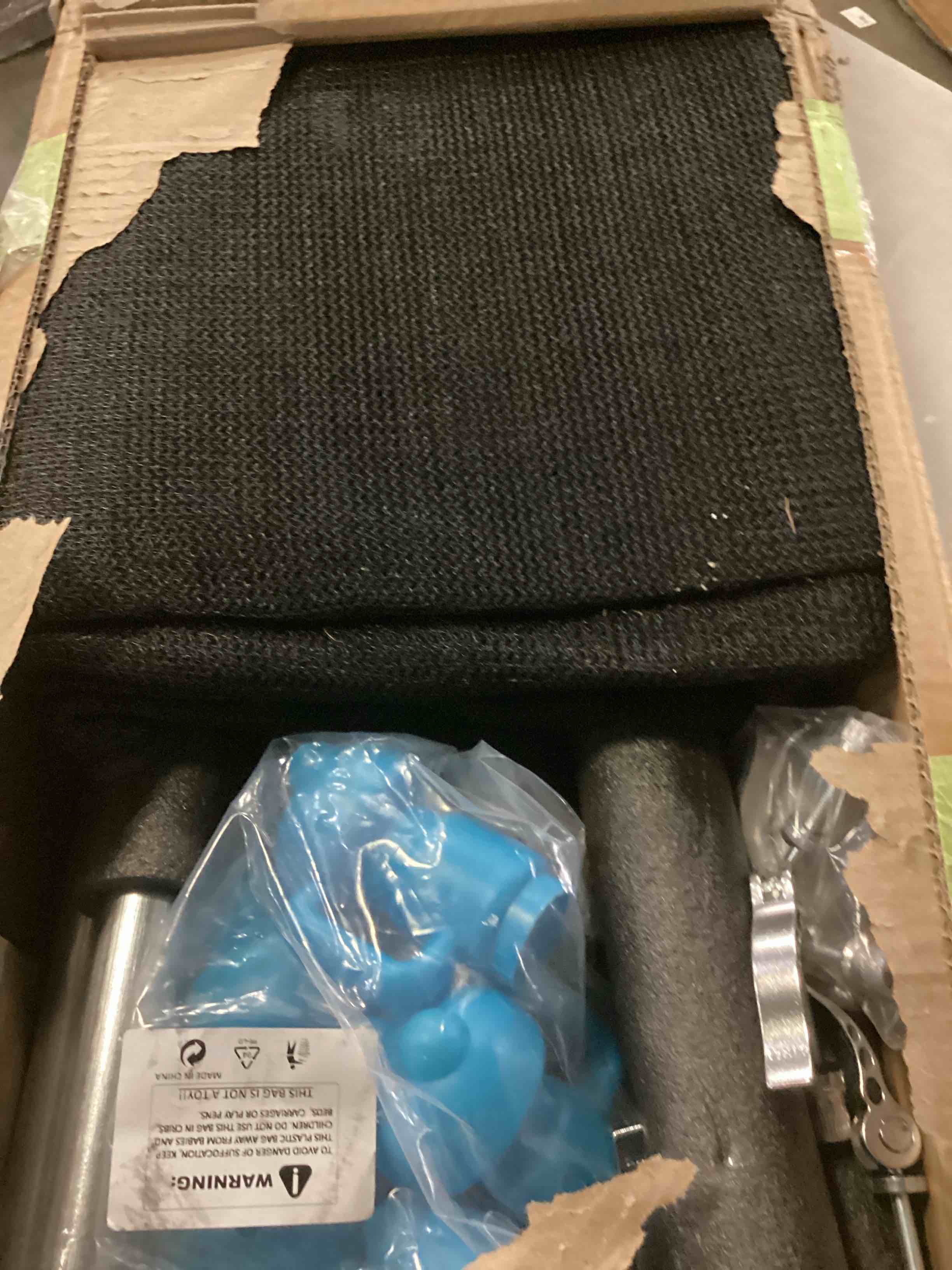 https://s3.amazonaws.com/lotting-images-prod/bidfta/BLU5834550_1717437029940.jpeg