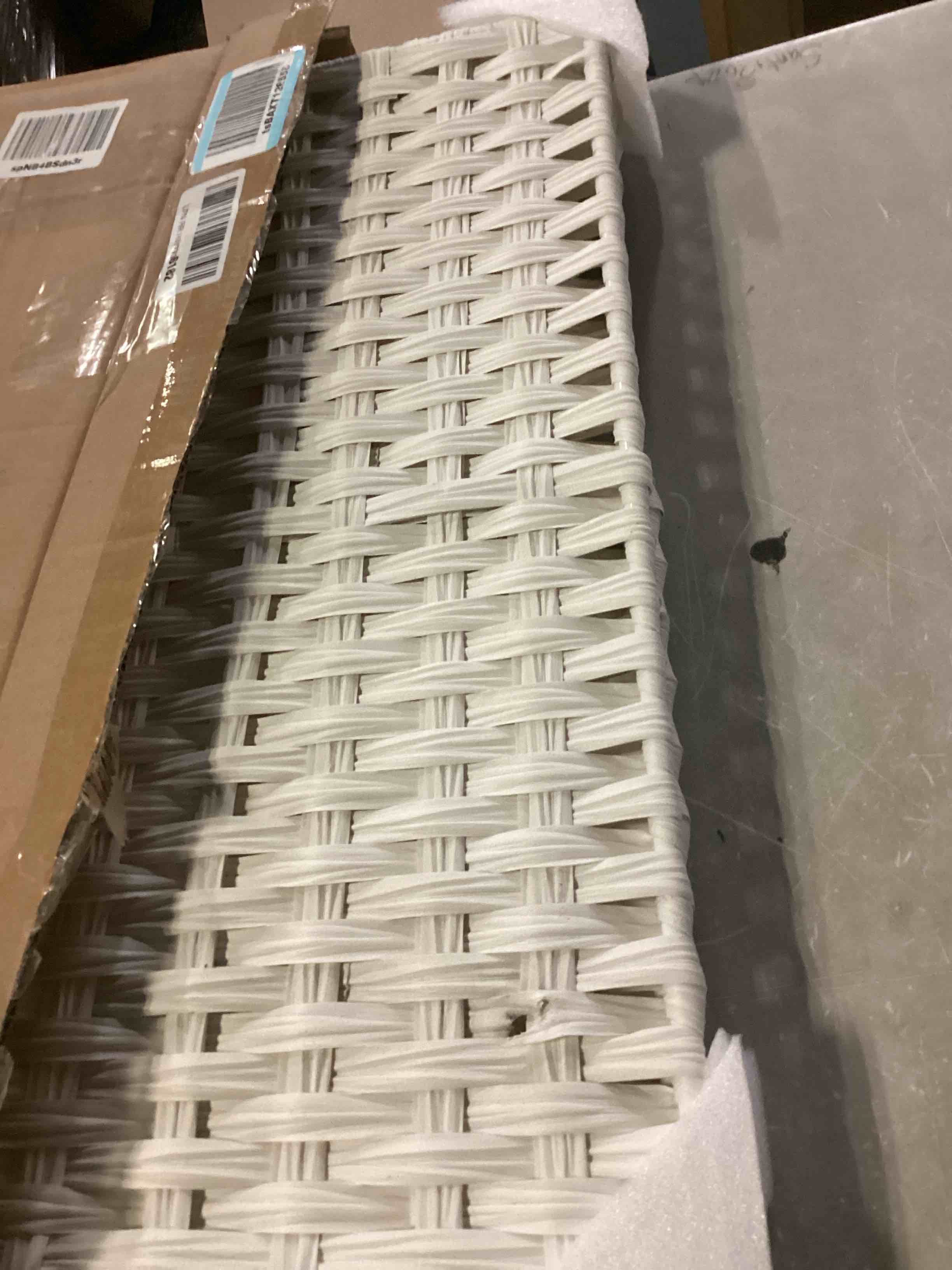 https://s3.amazonaws.com/lotting-images-prod/bidfta/BLU5834832_1717609547871.jpeg