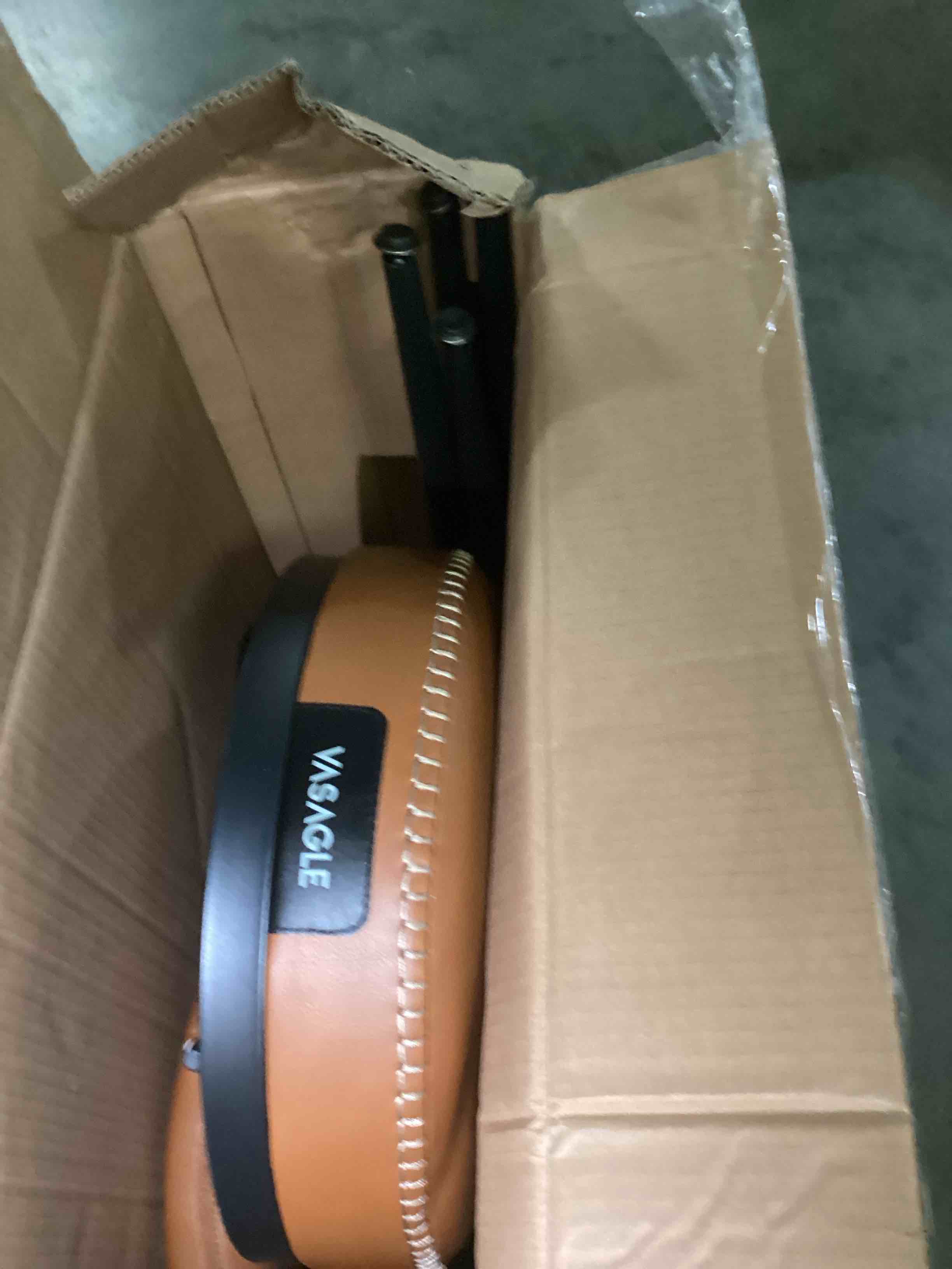 https://s3.amazonaws.com/lotting-images-prod/bidfta/BLU5834872_1717672905356.jpeg