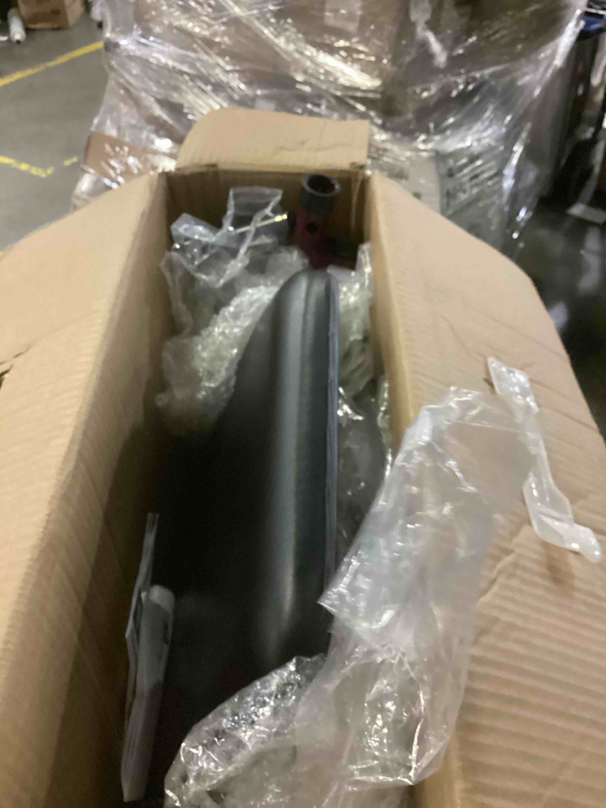 https://s3.amazonaws.com/lotting-images-prod/bidfta/BLU5835313_1718130296949.jpeg