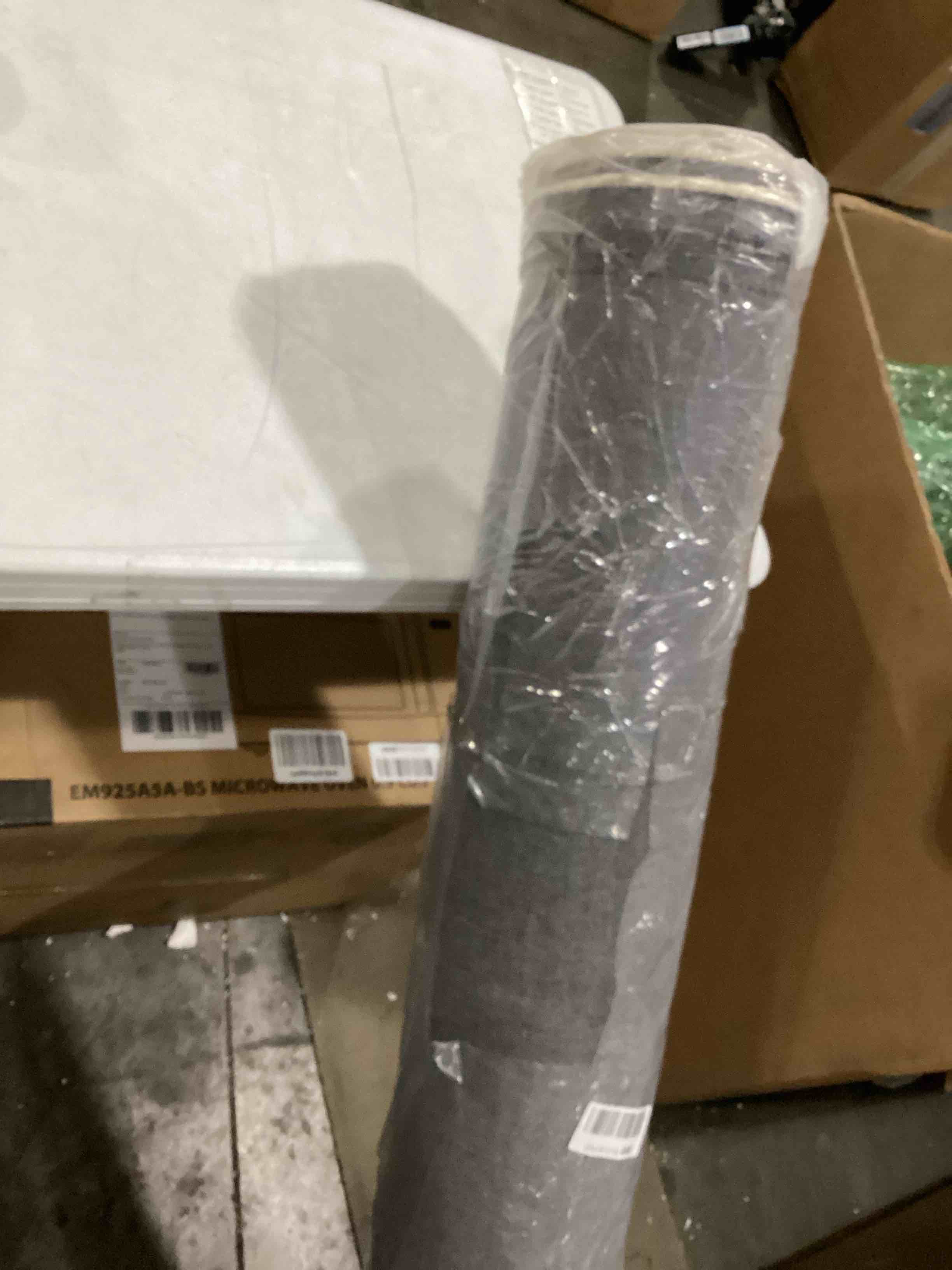 https://s3.amazonaws.com/lotting-images-prod/bidfta/BLU5835533_1716995242728.jpeg