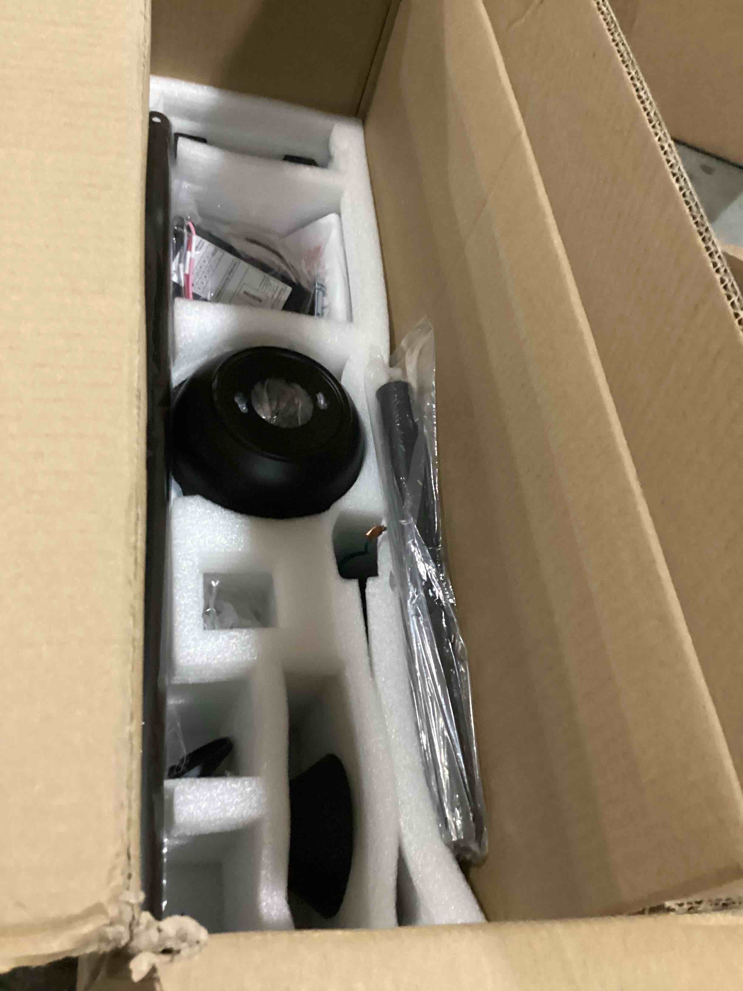https://s3.amazonaws.com/lotting-images-prod/bidfta/BLU5835755_1717429209110.jpeg