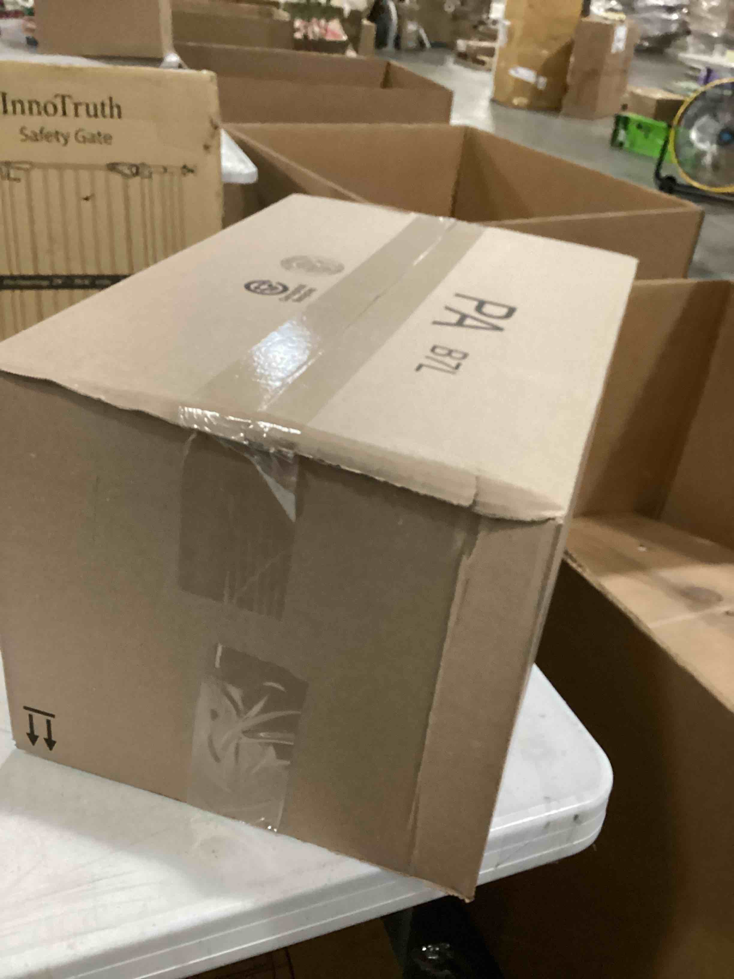 https://s3.amazonaws.com/lotting-images-prod/bidfta/BLU5835944_1717606768259.jpeg