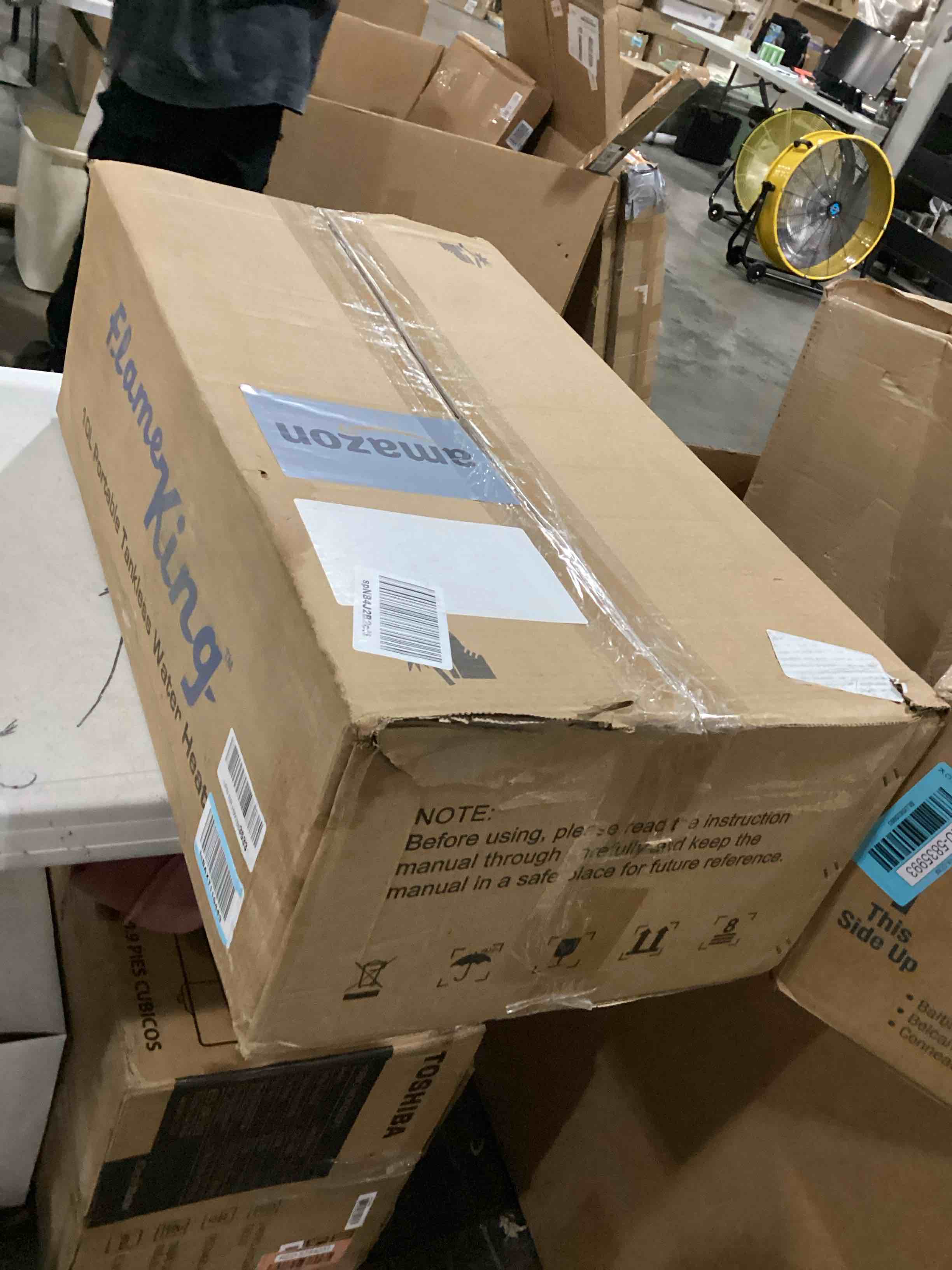 https://s3.amazonaws.com/lotting-images-prod/bidfta/BLU5835994_1717675972666.jpeg