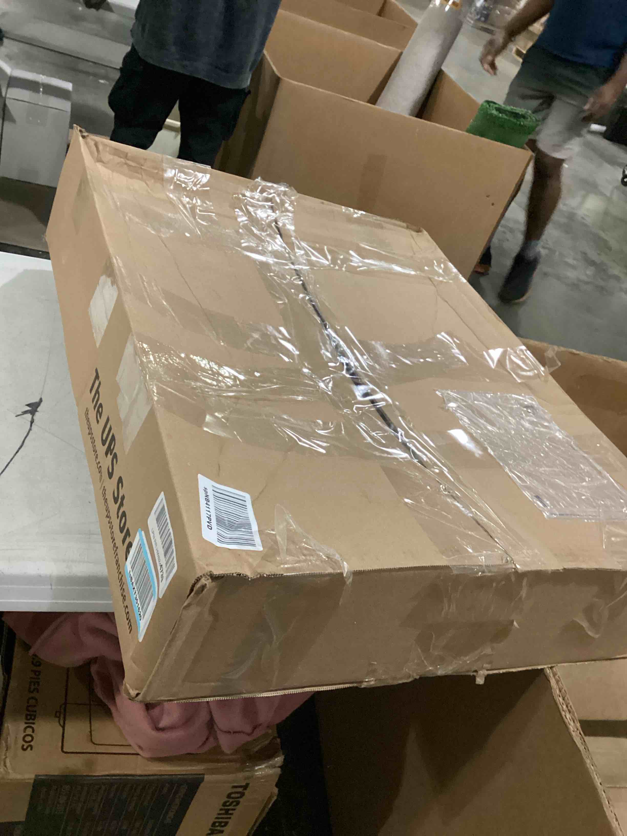 https://s3.amazonaws.com/lotting-images-prod/bidfta/BLU5836004_1717678598273.jpeg