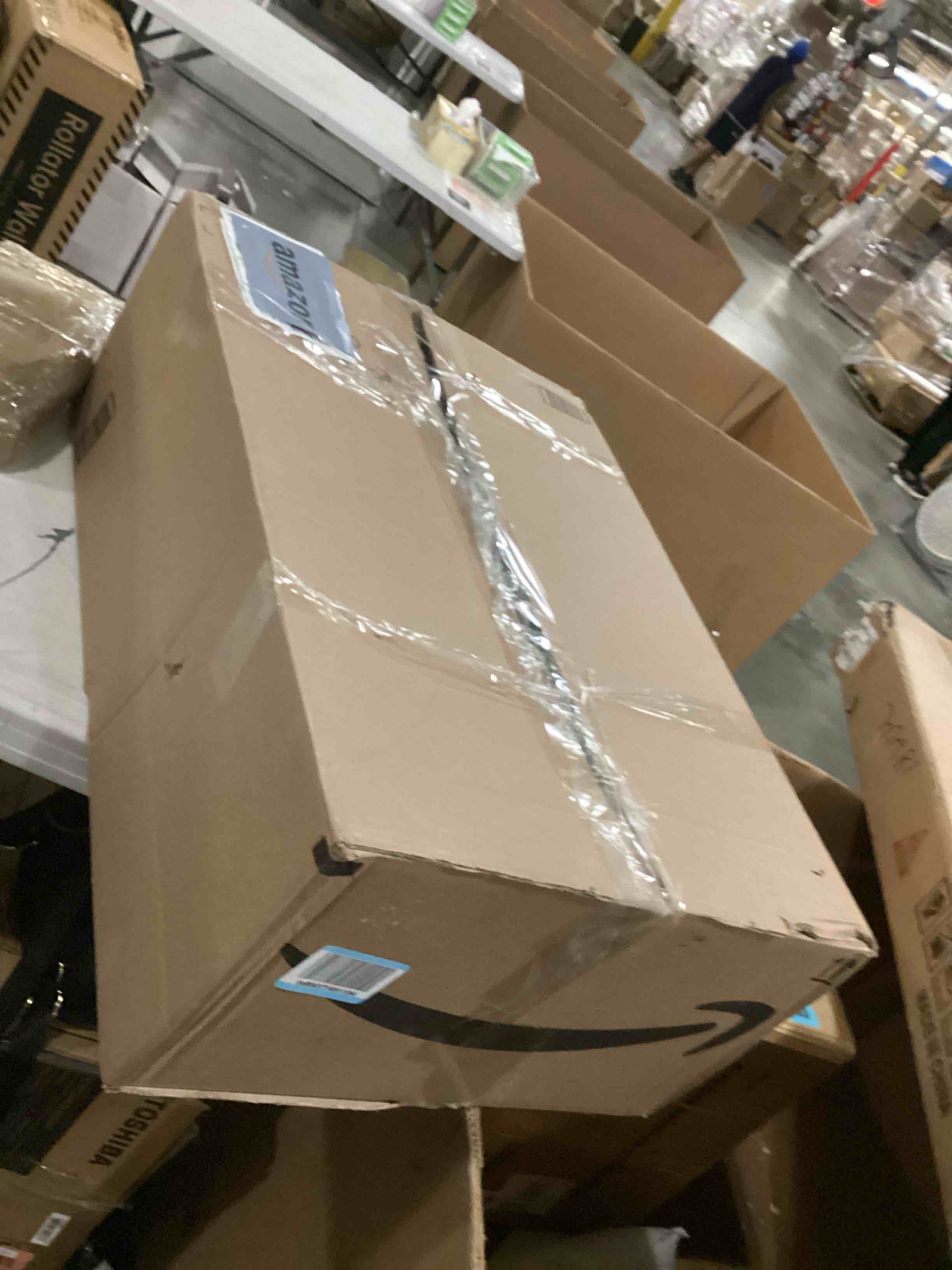 https://s3.amazonaws.com/lotting-images-prod/bidfta/BLU5836531_1718362525252.jpeg