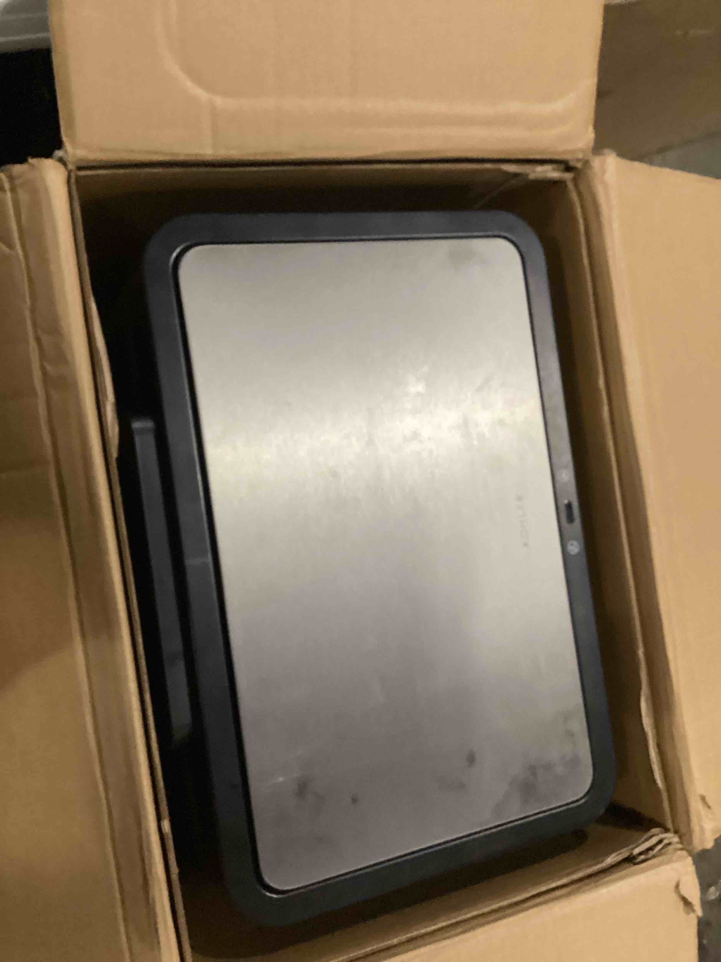 https://s3.amazonaws.com/lotting-images-prod/bidfta/BLU5836595_1718379380137.jpeg