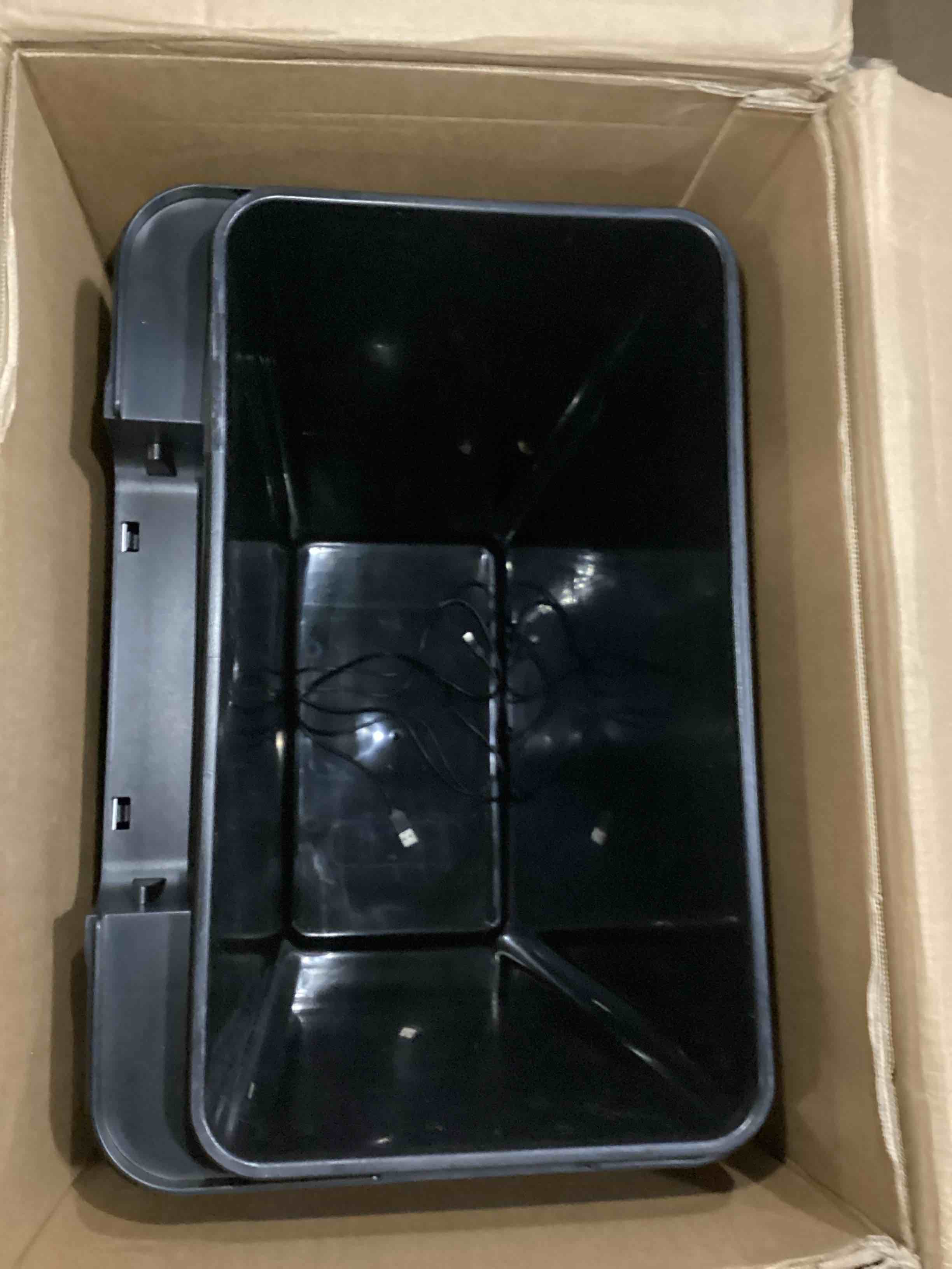 https://s3.amazonaws.com/lotting-images-prod/bidfta/BLU5836595_1718379409680.jpeg