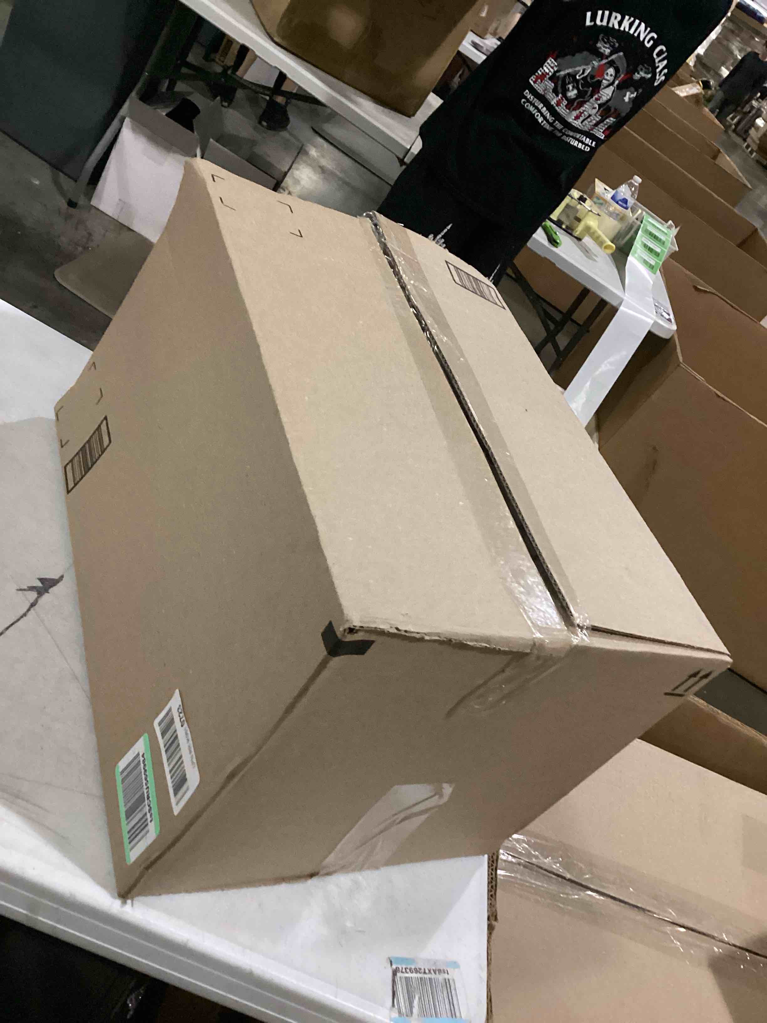 https://s3.amazonaws.com/lotting-images-prod/bidfta/BLU5836775_1718715577143.jpeg
