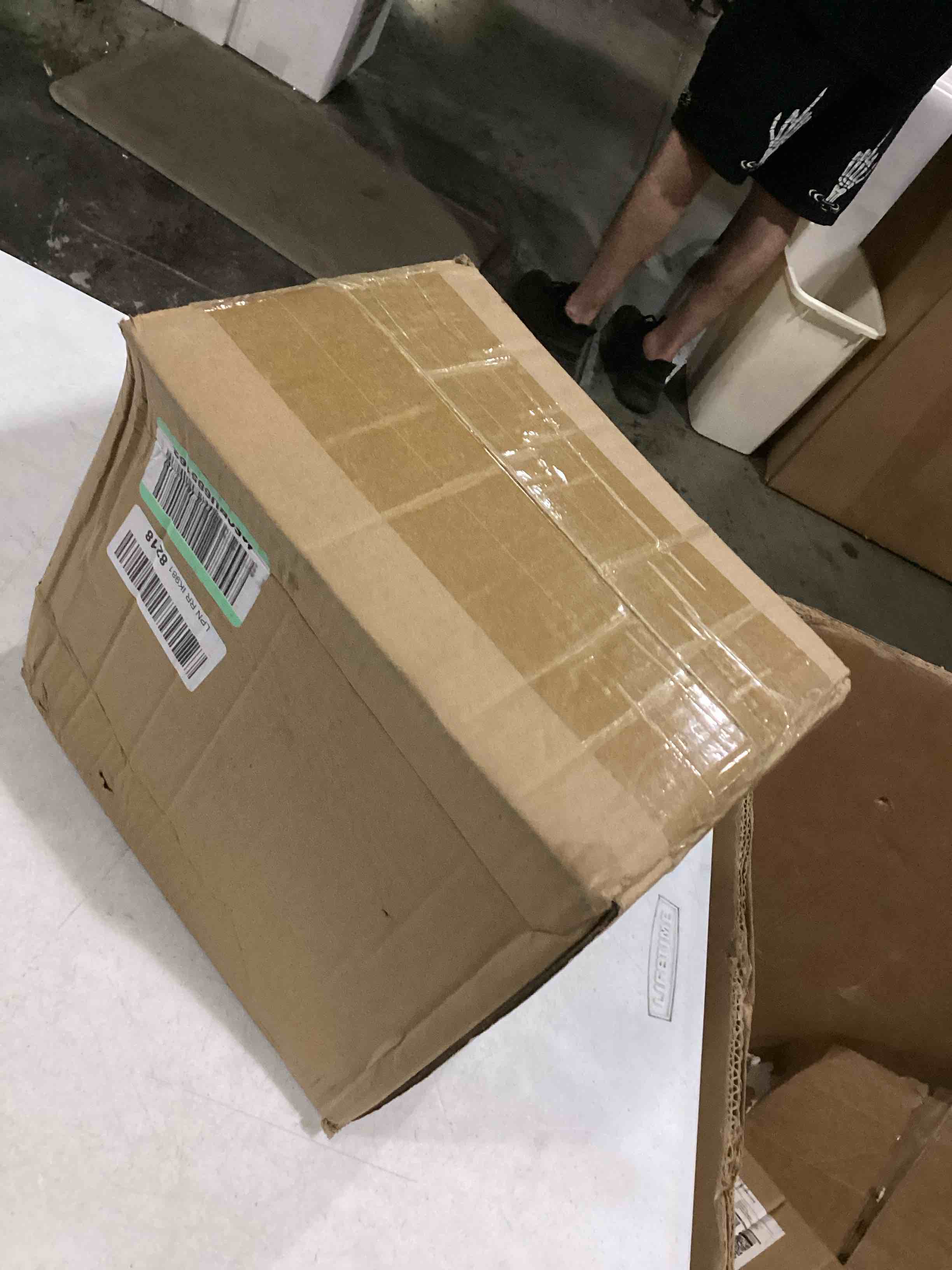 https://s3.amazonaws.com/lotting-images-prod/bidfta/BLU5836838_1718730507769.jpeg
