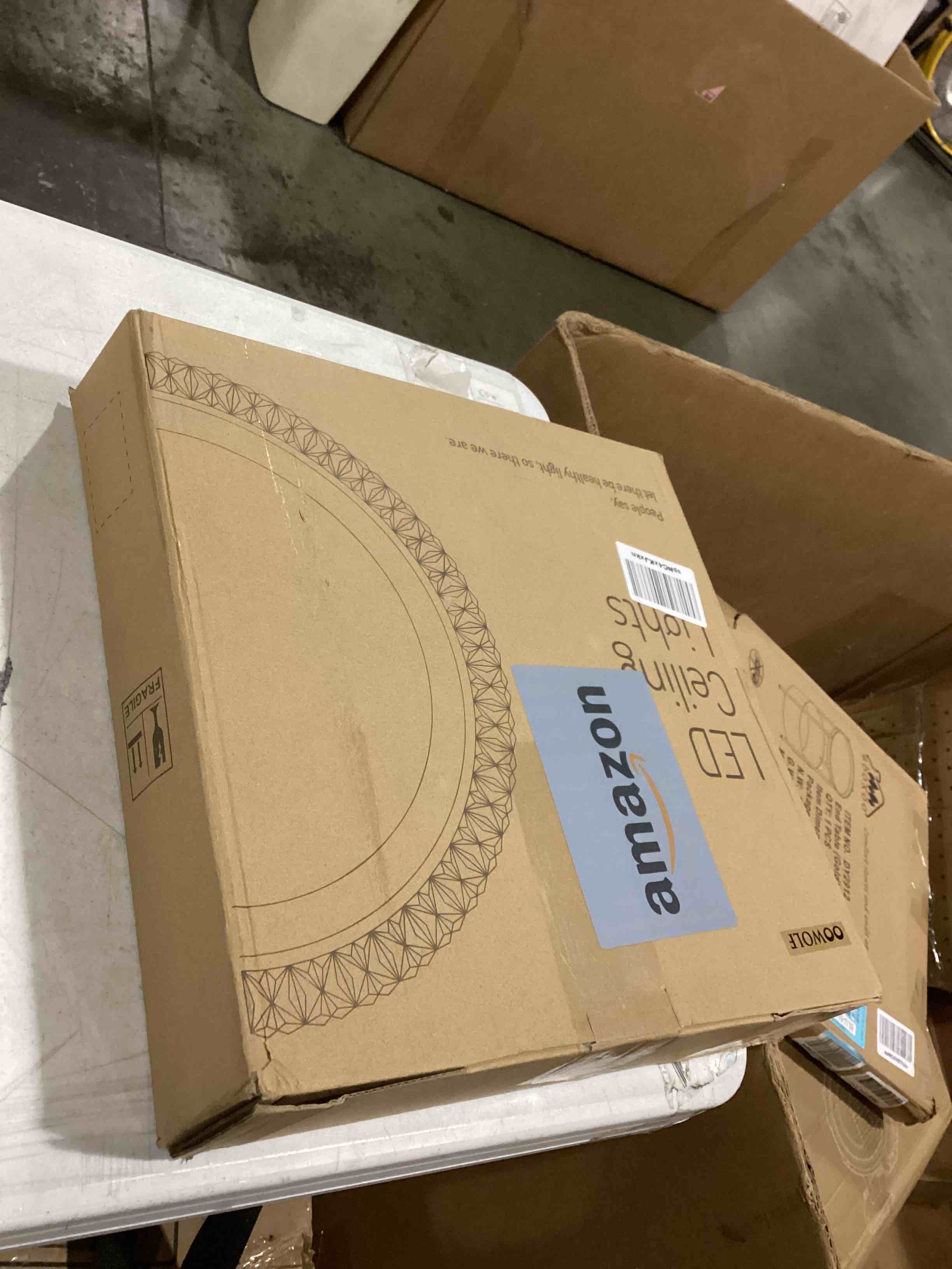 https://s3.amazonaws.com/lotting-images-prod/bidfta/BLU5836908_1718799293516.jpeg