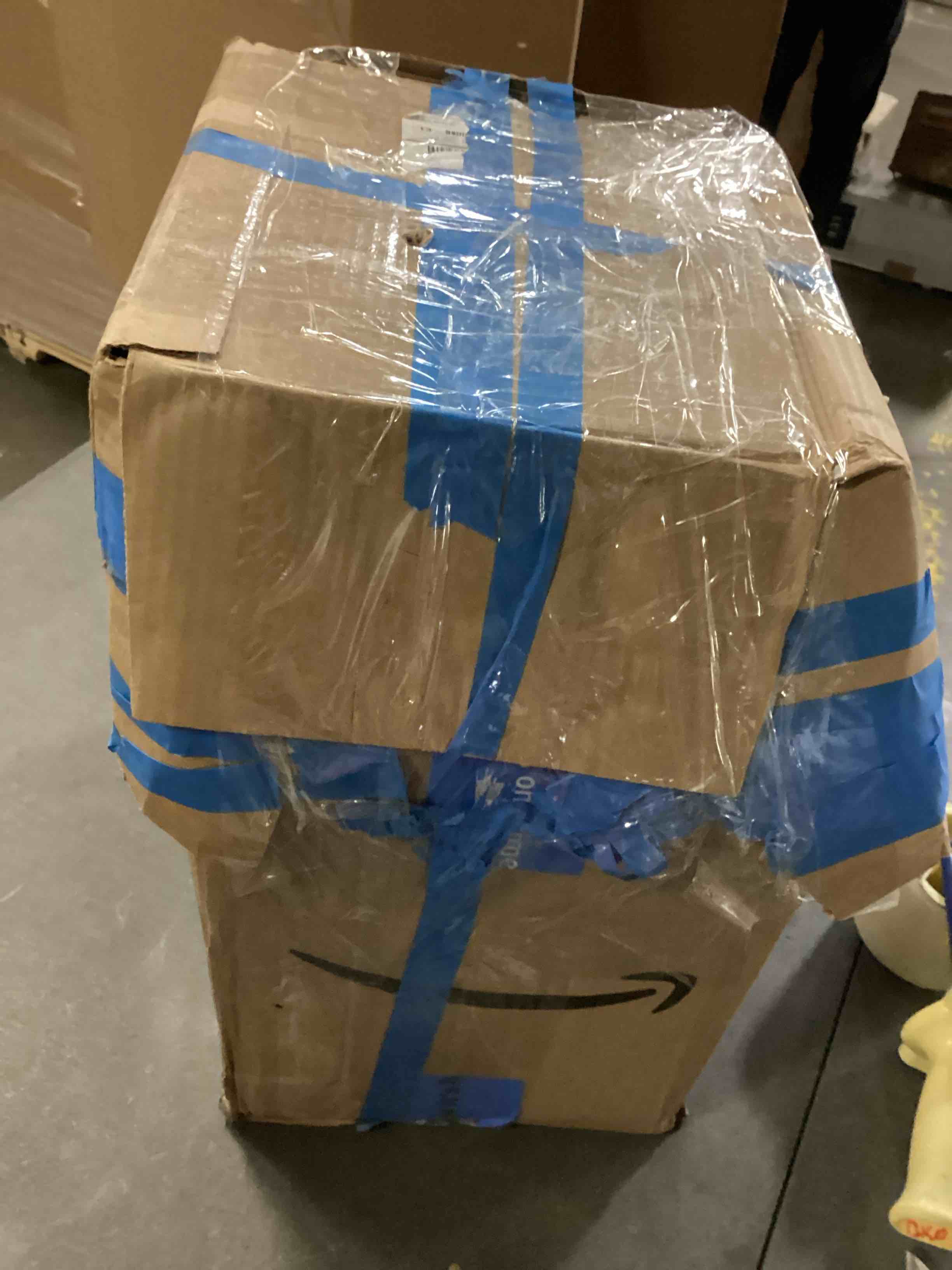 https://s3.amazonaws.com/lotting-images-prod/bidfta/BLU5837566_1718018176803.jpeg