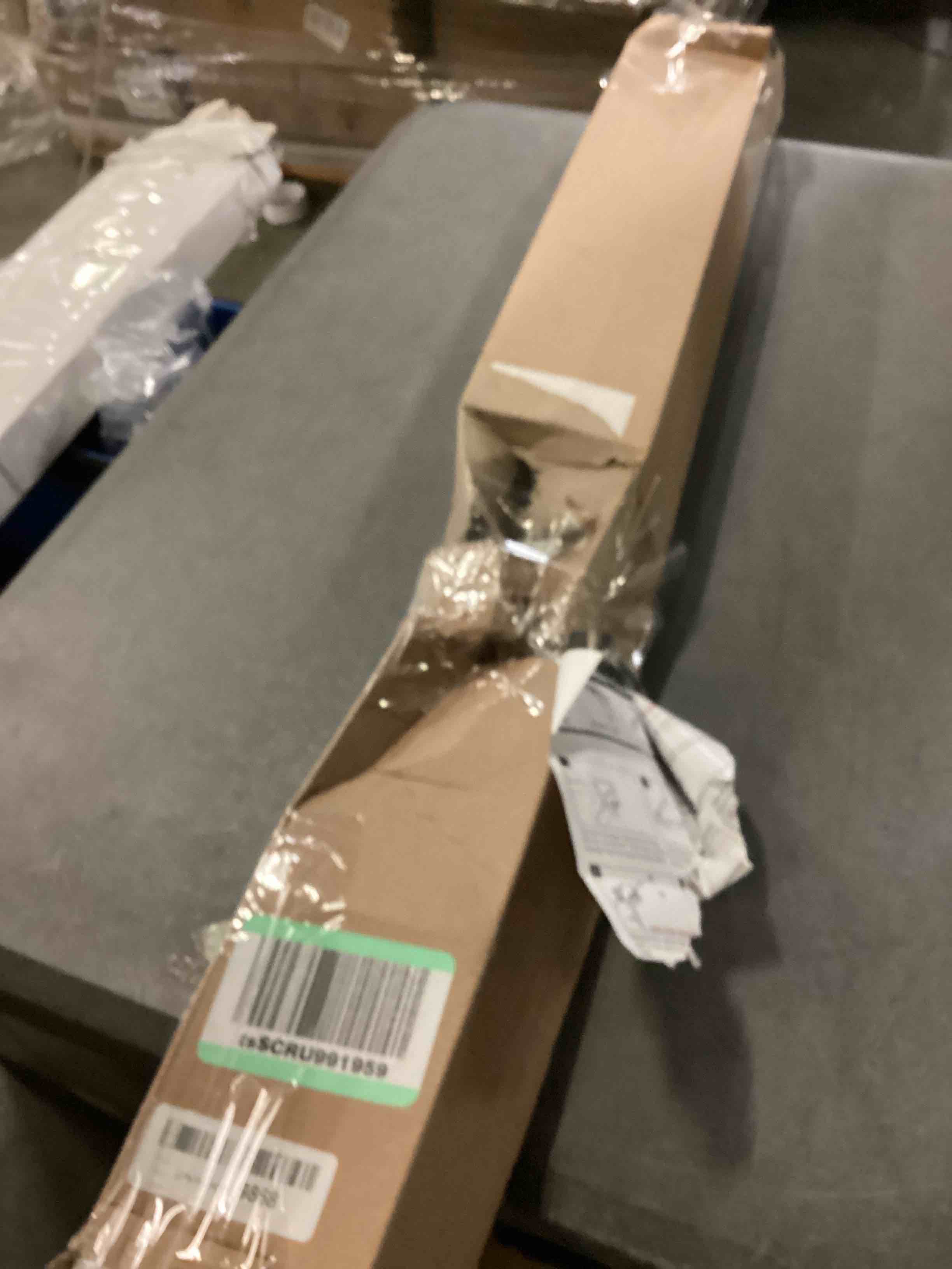 https://s3.amazonaws.com/lotting-images-prod/bidfta/BLU5837603_1718026137576.jpeg