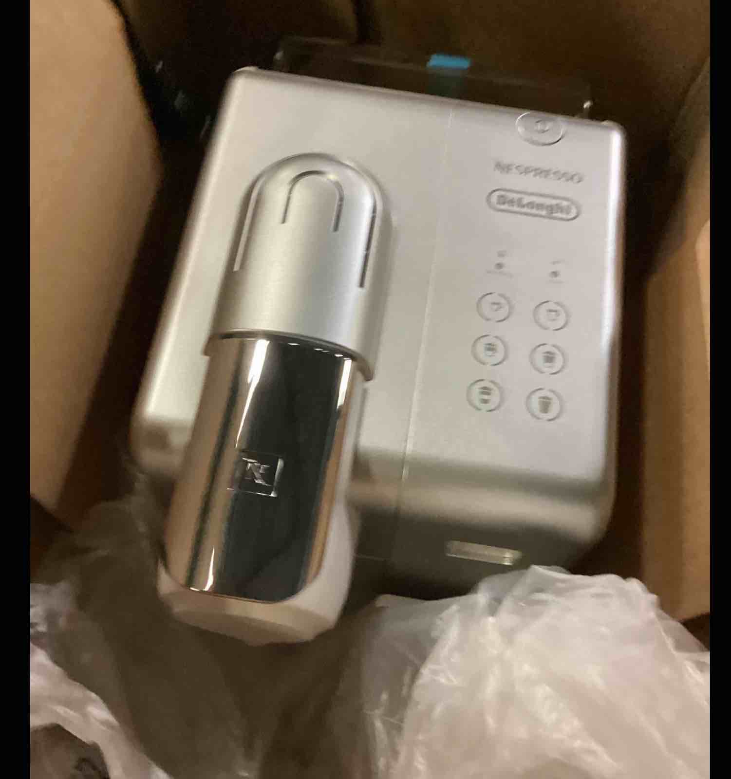 https://s3.amazonaws.com/lotting-images-prod/bidfta/BLU5837790_1718128237402.jpeg