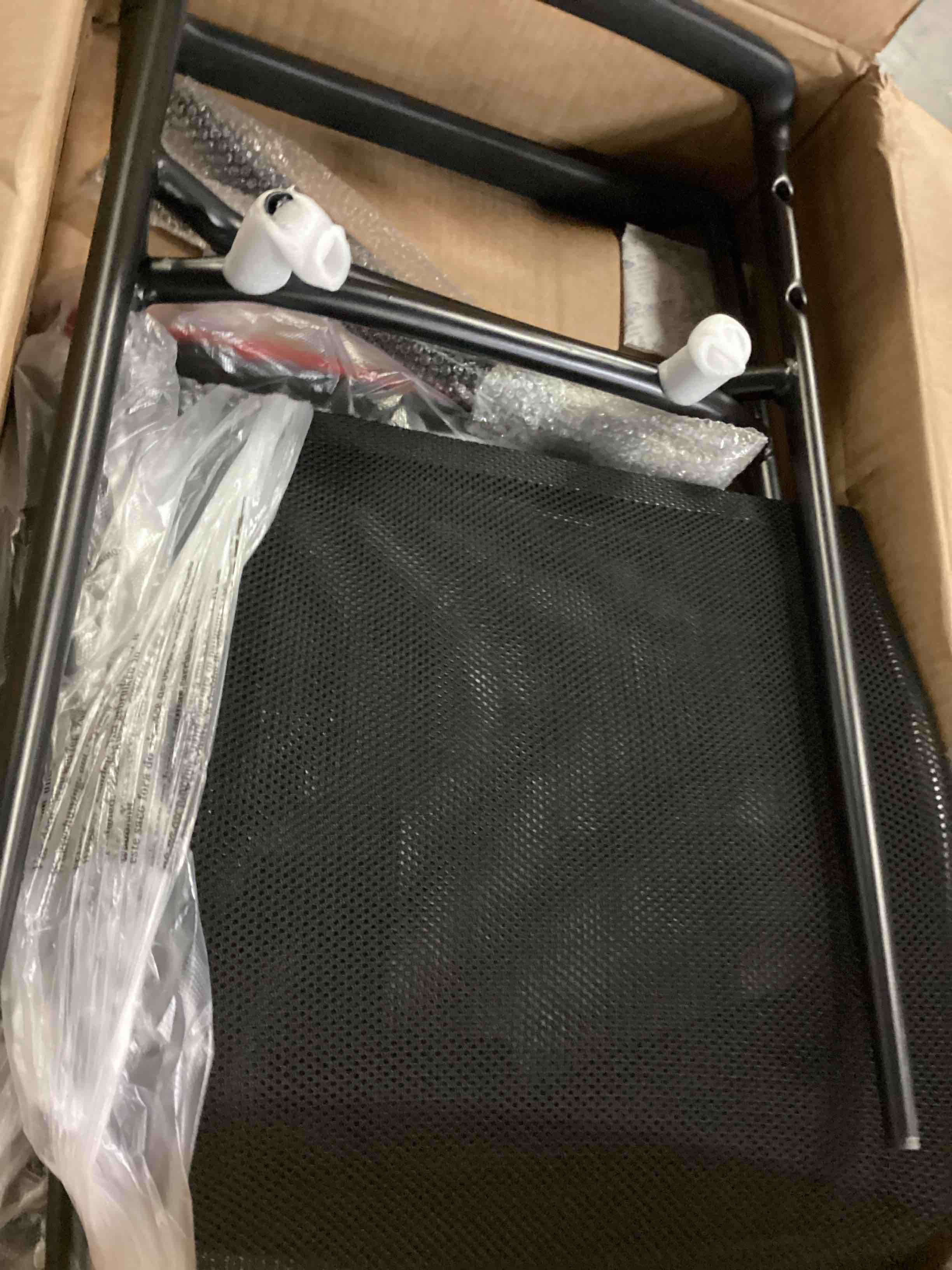 https://s3.amazonaws.com/lotting-images-prod/bidfta/BLU5838198_1718376196002.jpeg