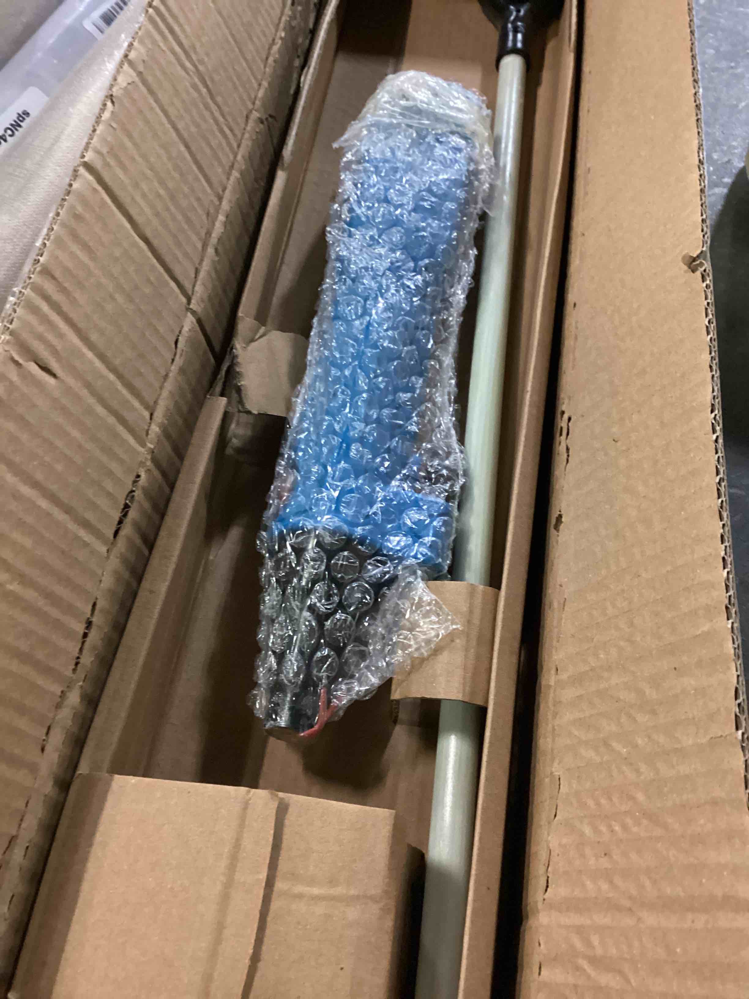 https://s3.amazonaws.com/lotting-images-prod/bidfta/BLU5838230_1718378180672.jpeg