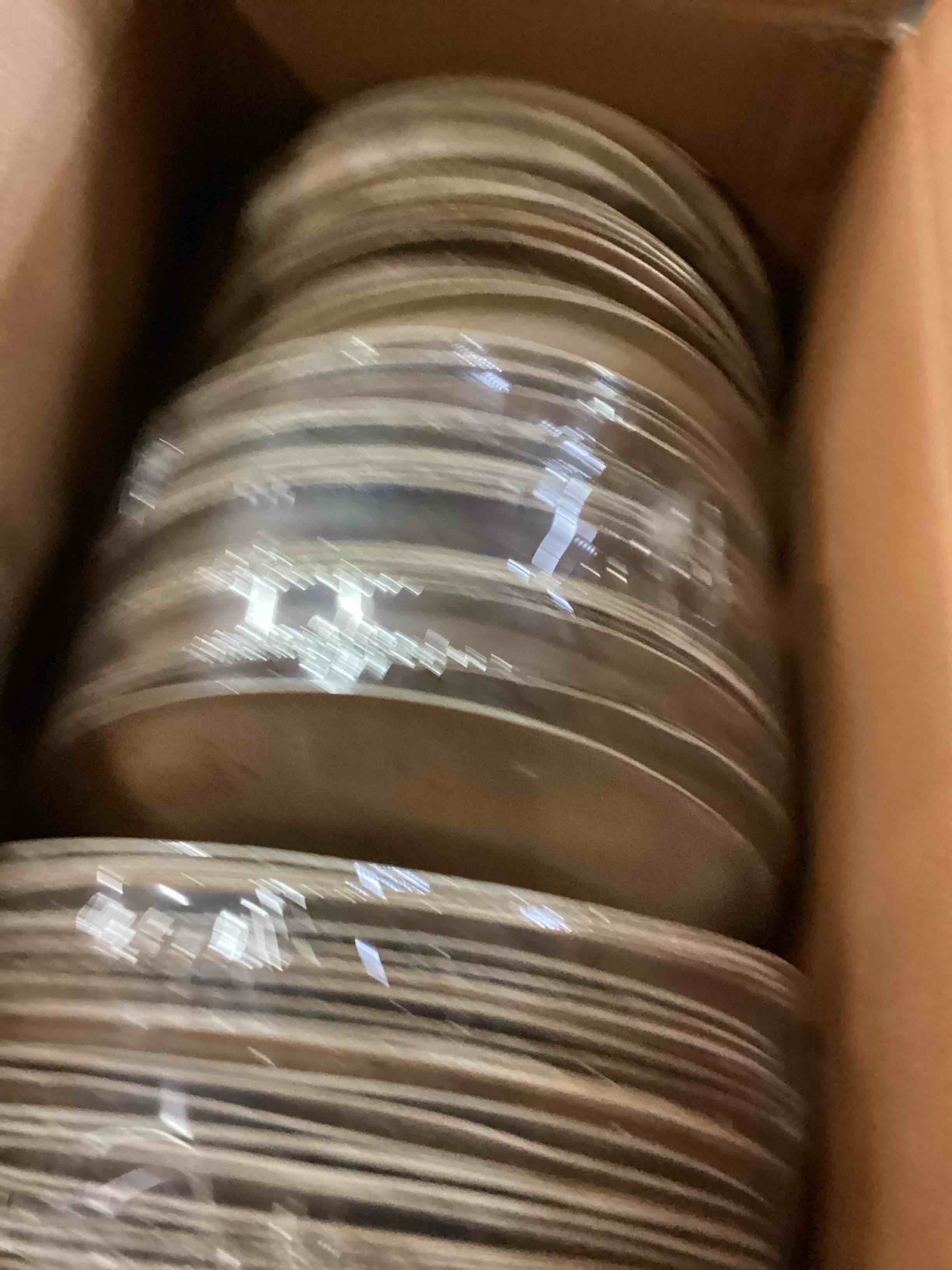 https://s3.amazonaws.com/lotting-images-prod/bidfta/BLU5838340_1718452169053.jpeg