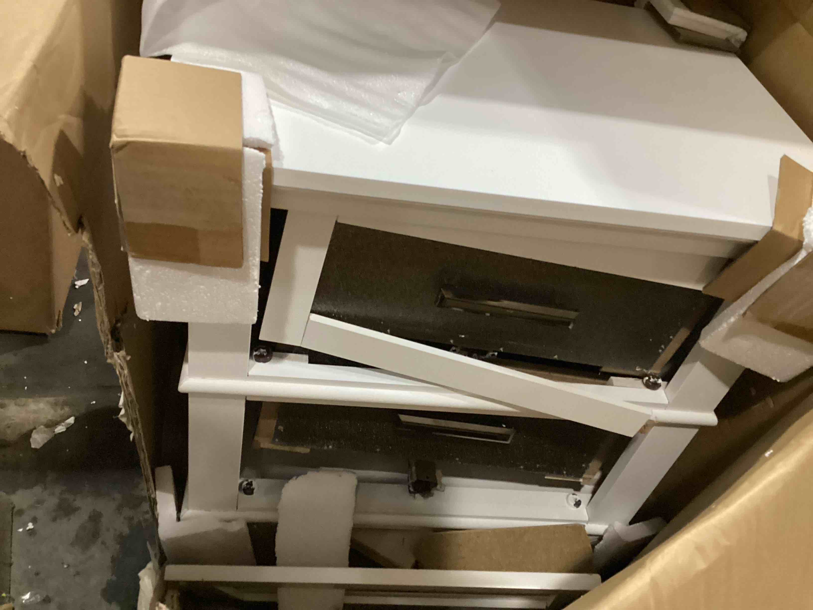 https://s3.amazonaws.com/lotting-images-prod/bidfta/BLU5838652_1717516267765.jpeg