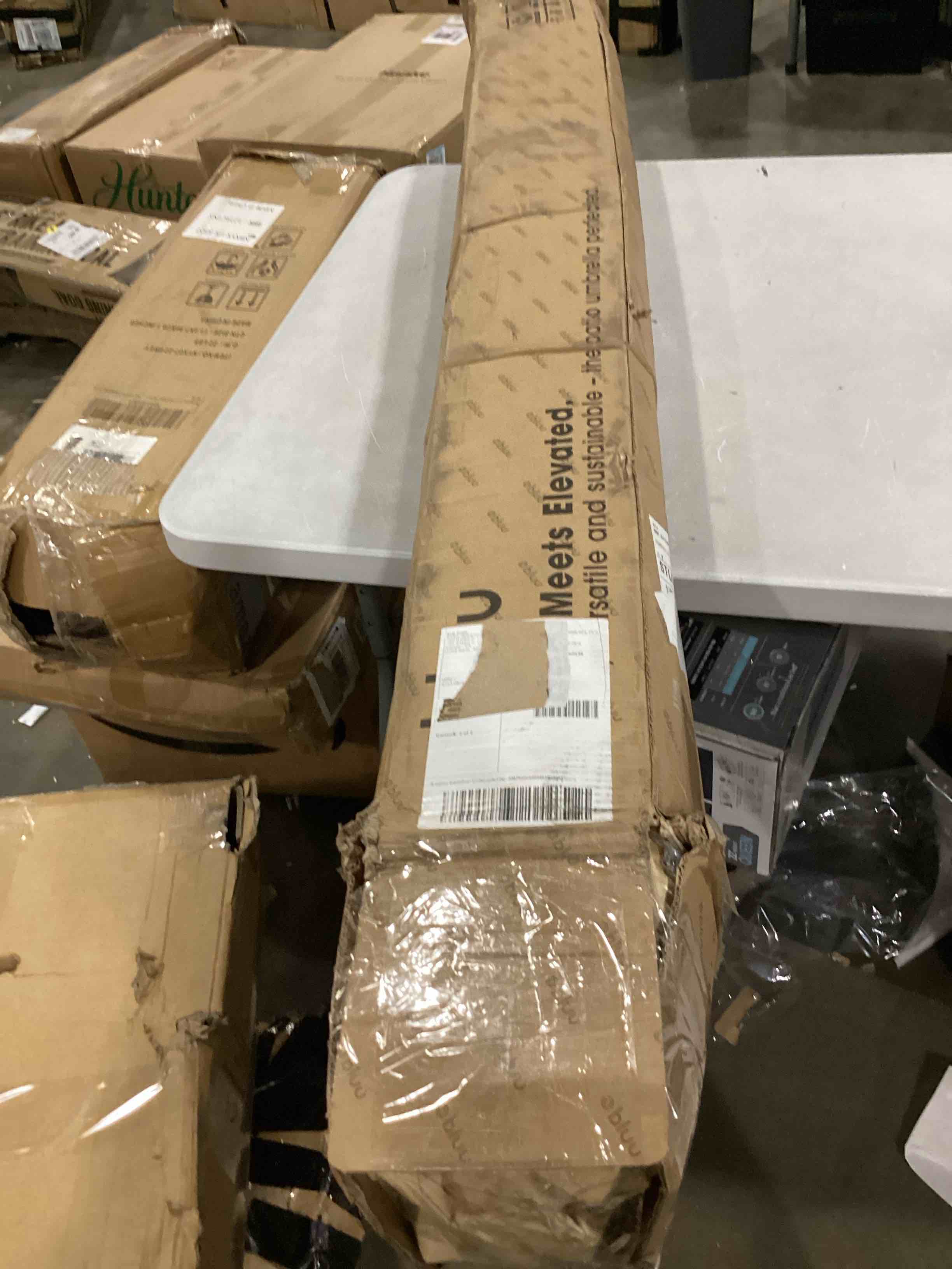 https://s3.amazonaws.com/lotting-images-prod/bidfta/BLU5839097_1718127887396.jpeg