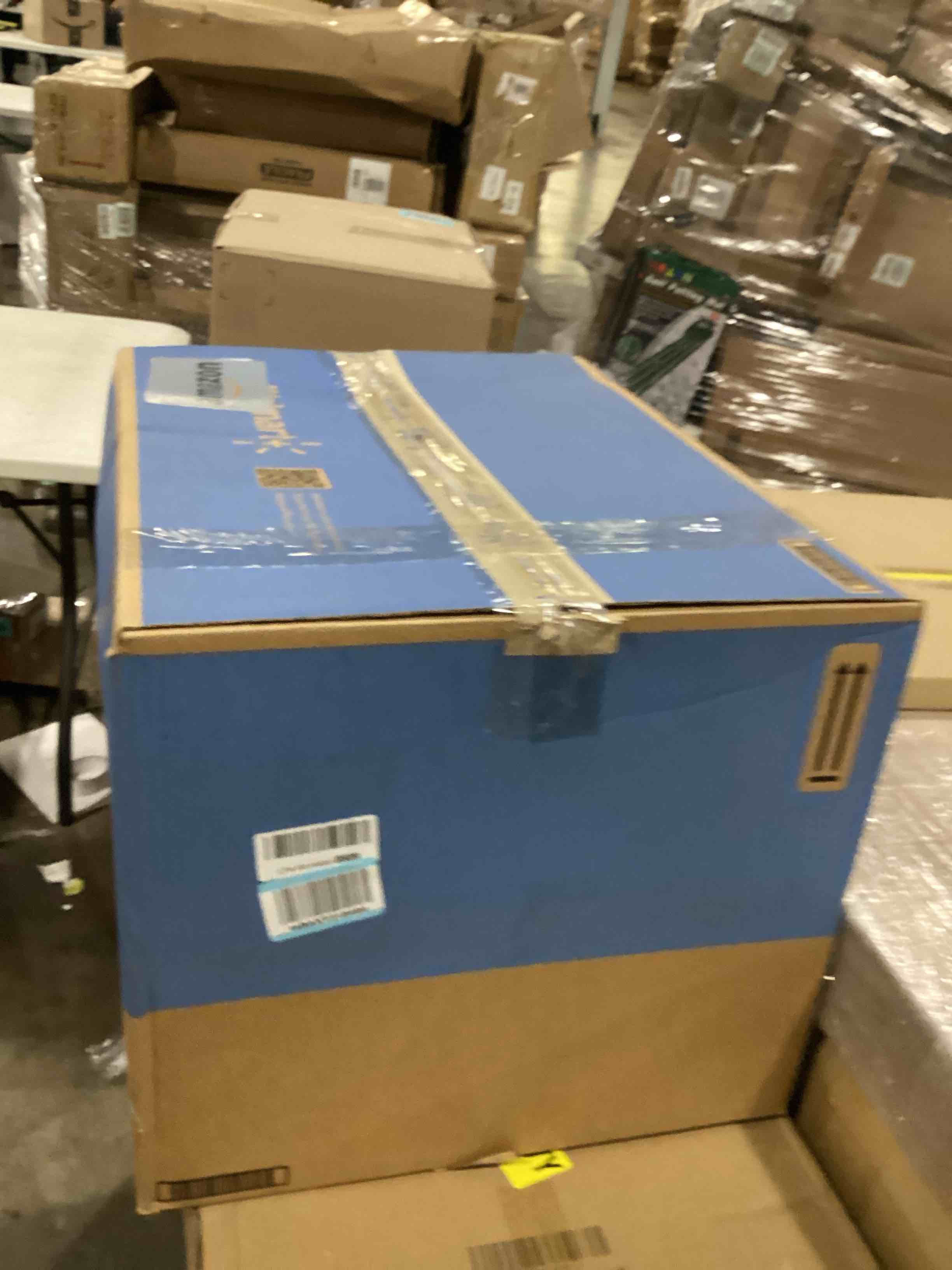 https://s3.amazonaws.com/lotting-images-prod/bidfta/BLU5839221_1718281221664.jpeg