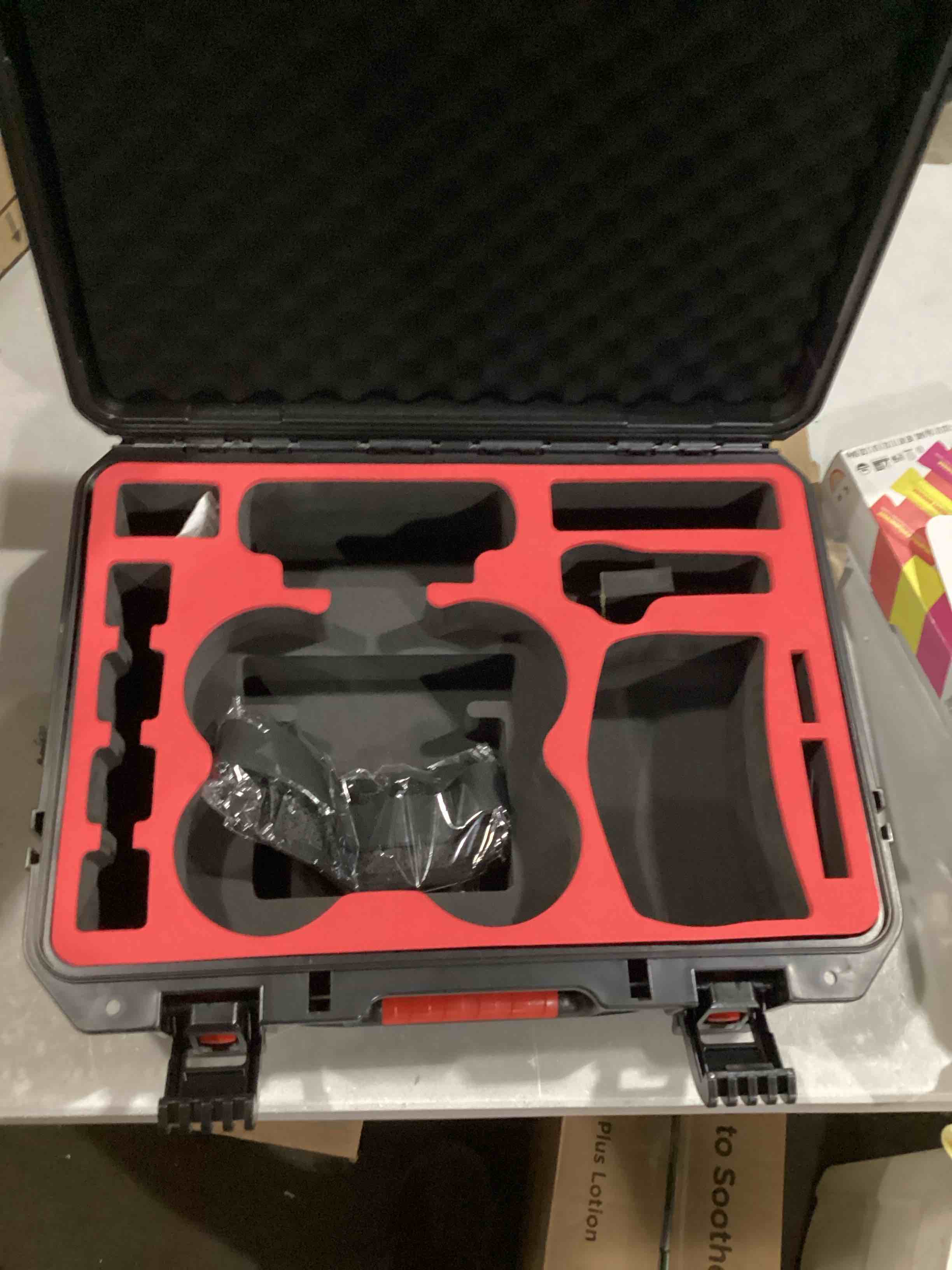 https://s3.amazonaws.com/lotting-images-prod/bidfta/BLU5839233_1718283861288.jpeg