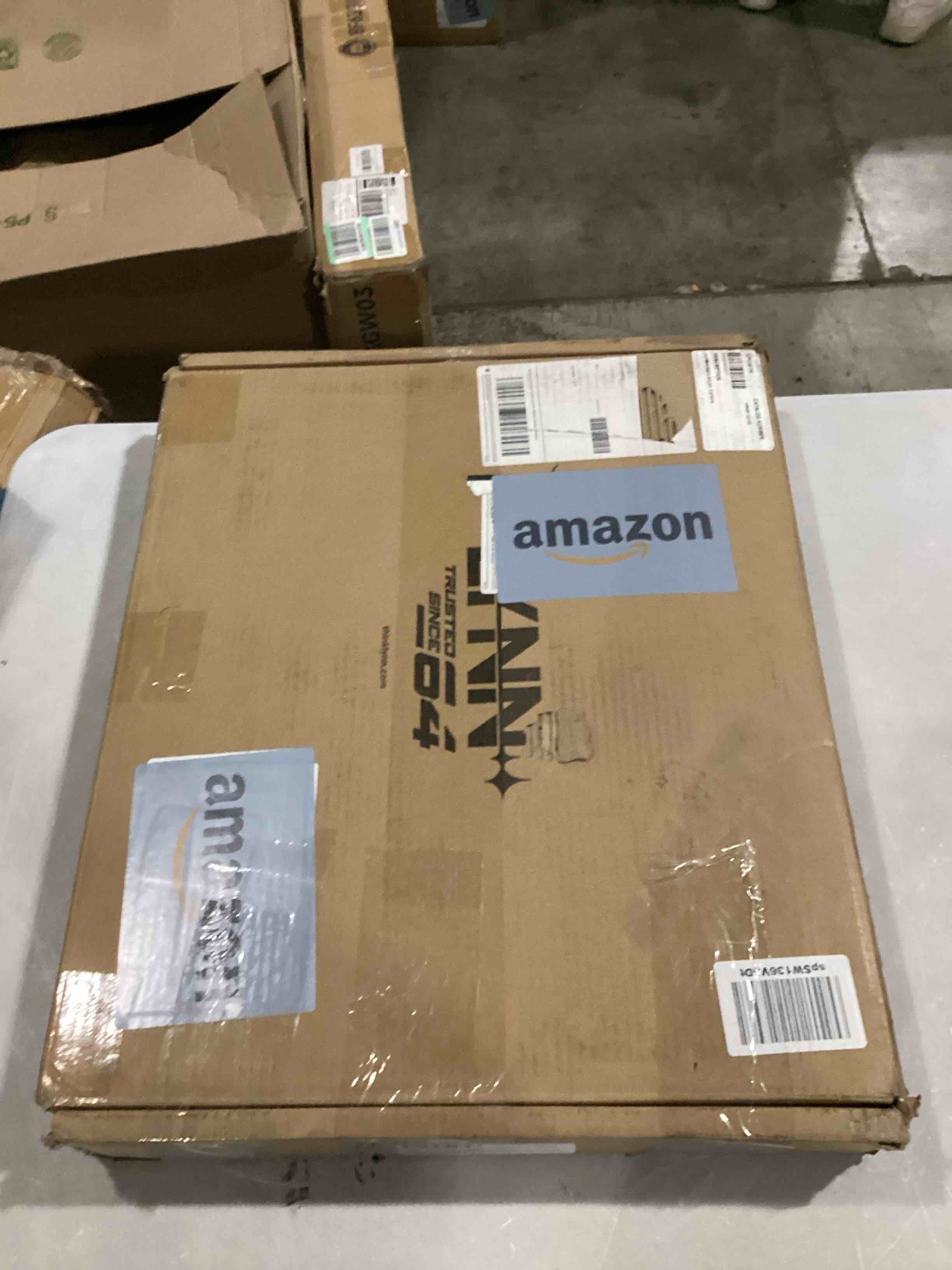 https://s3.amazonaws.com/lotting-images-prod/bidfta/BLU5839334_1718372073781.jpeg