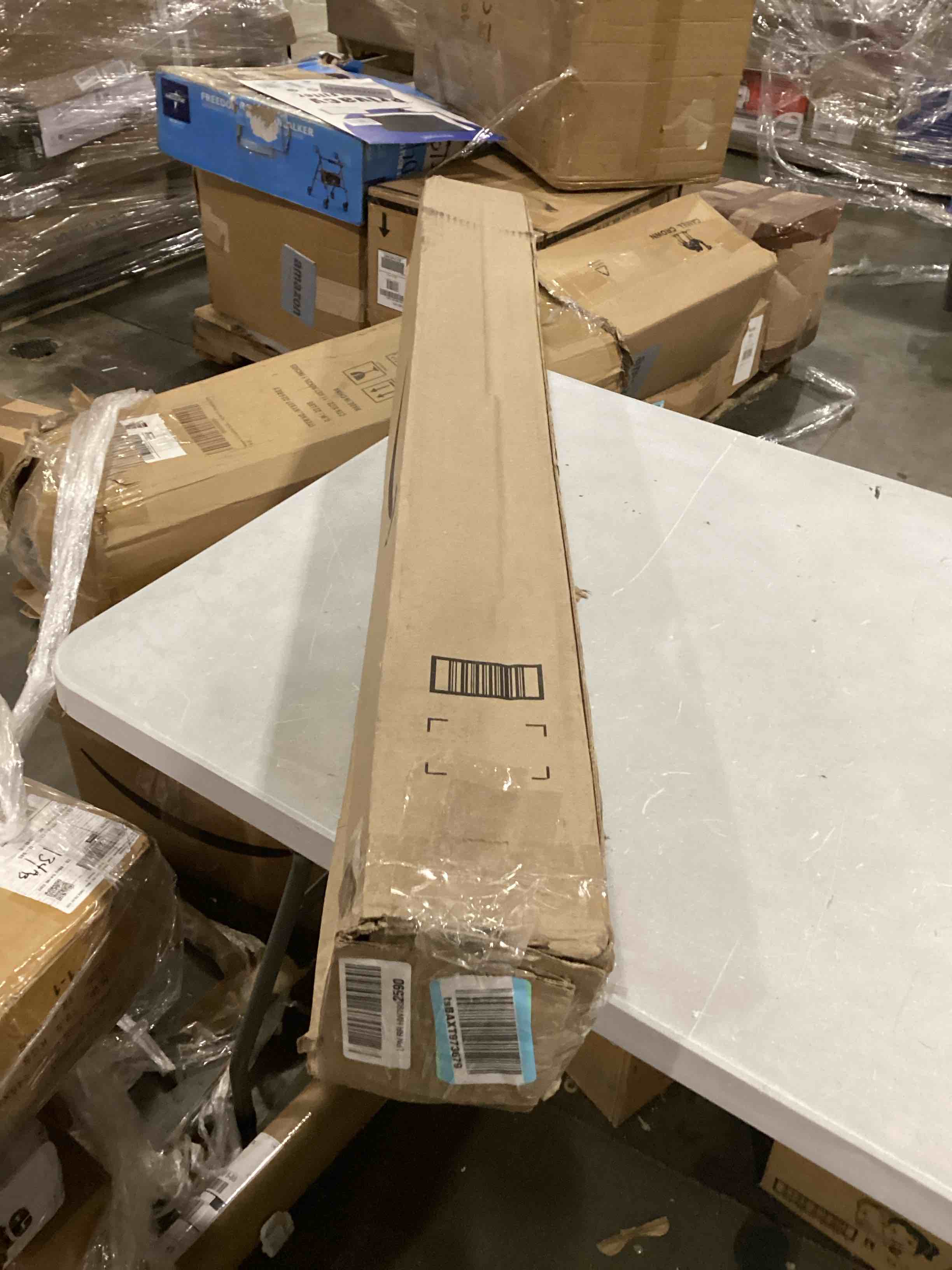 https://s3.amazonaws.com/lotting-images-prod/bidfta/BLU5839510_1718463287331.jpeg