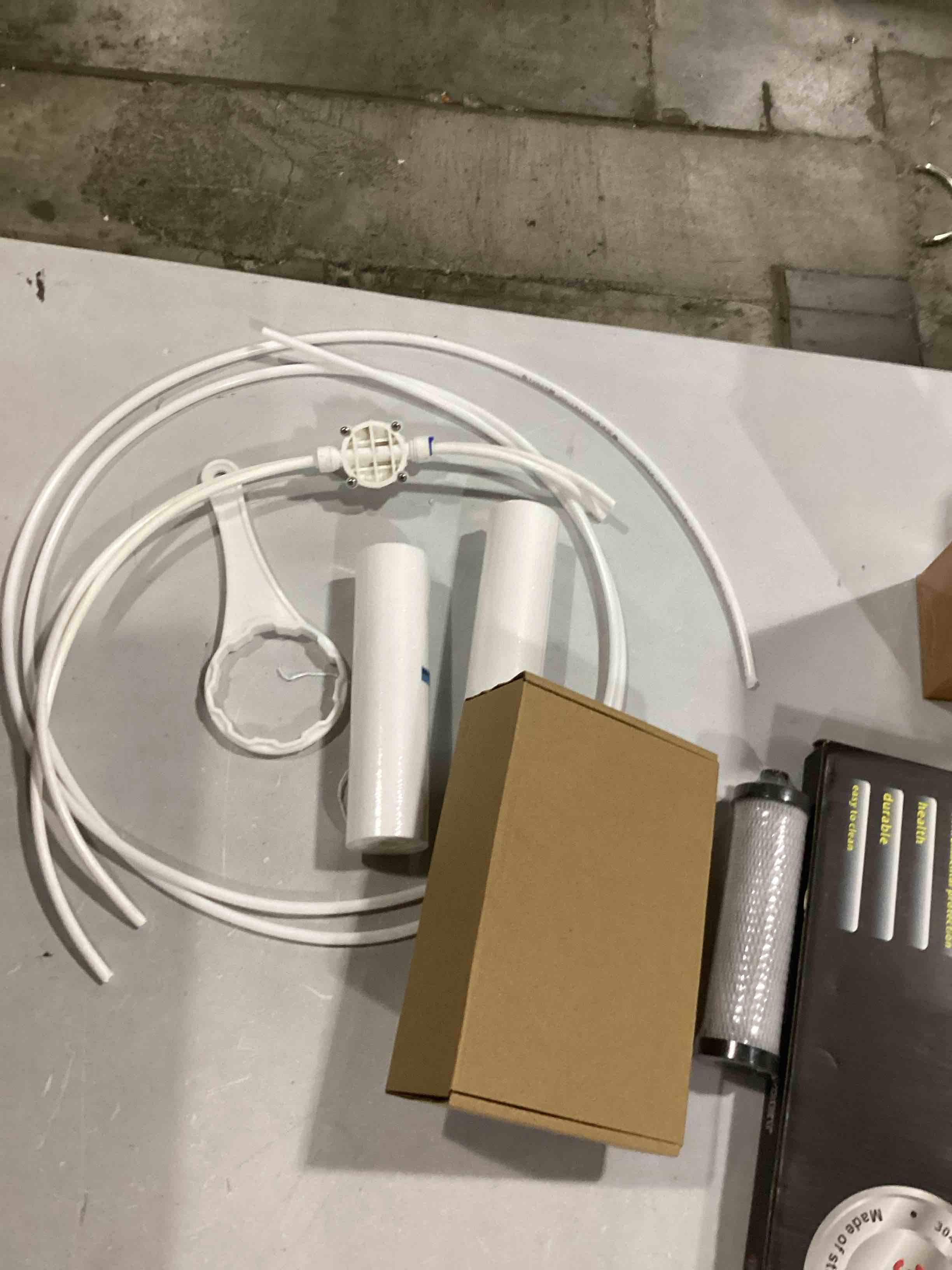 https://s3.amazonaws.com/lotting-images-prod/bidfta/BLU5839553_1718622999939.jpeg
