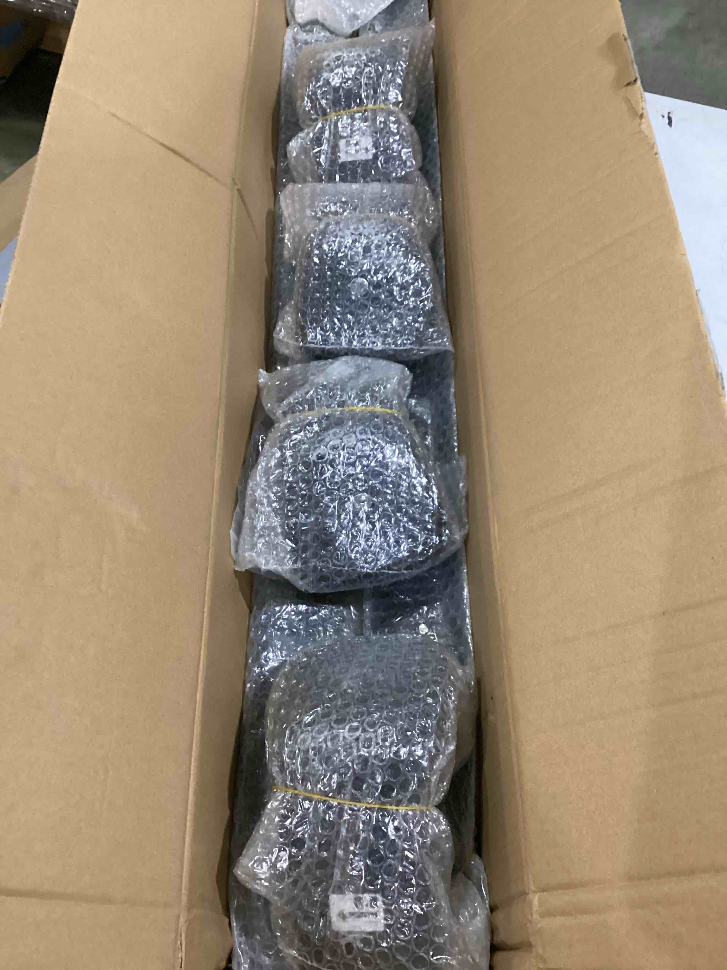 https://s3.amazonaws.com/lotting-images-prod/bidfta/BLU5839571_1718626300784.jpeg