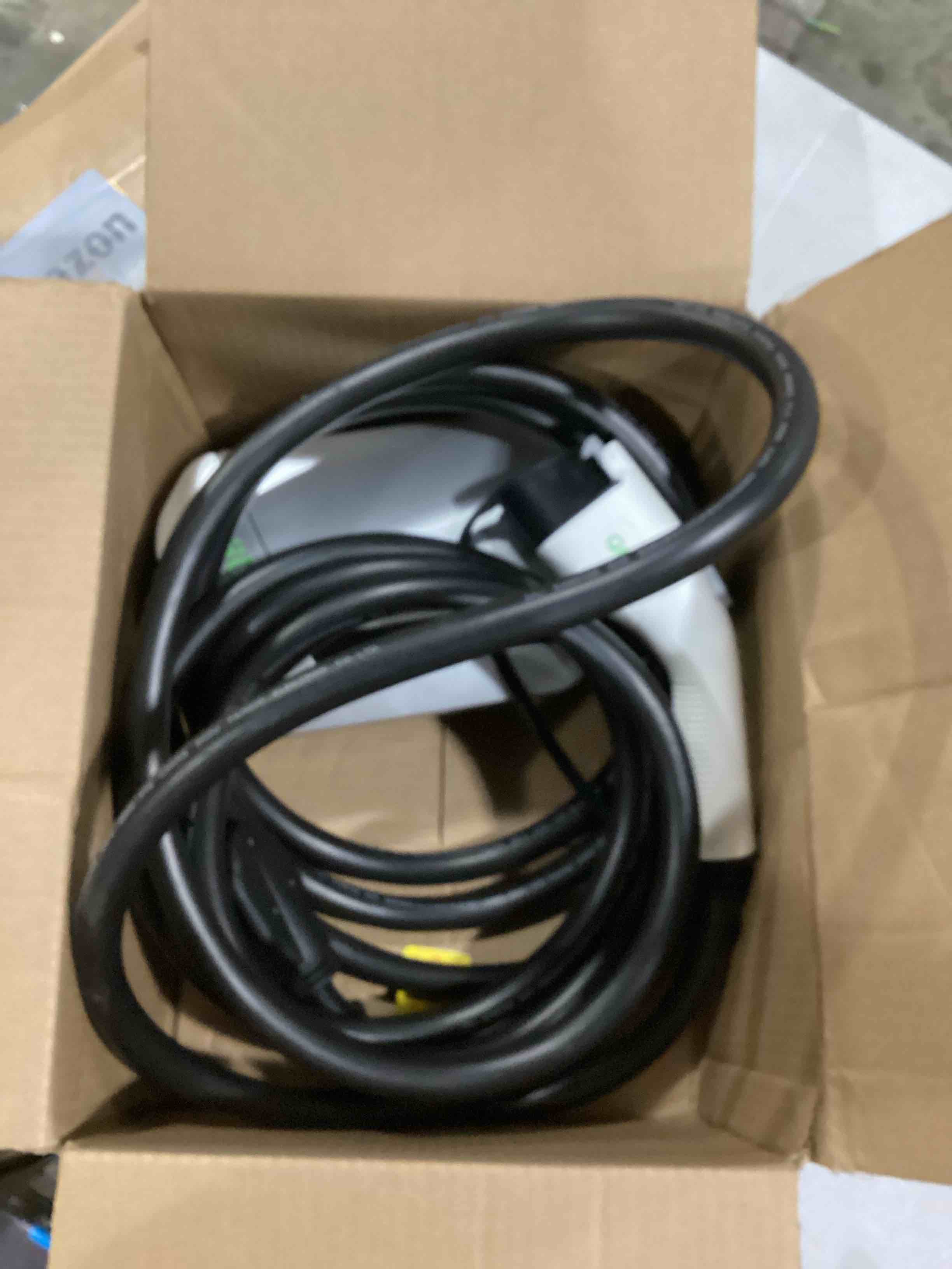 https://s3.amazonaws.com/lotting-images-prod/bidfta/BLU5839572_1718626472379.jpeg