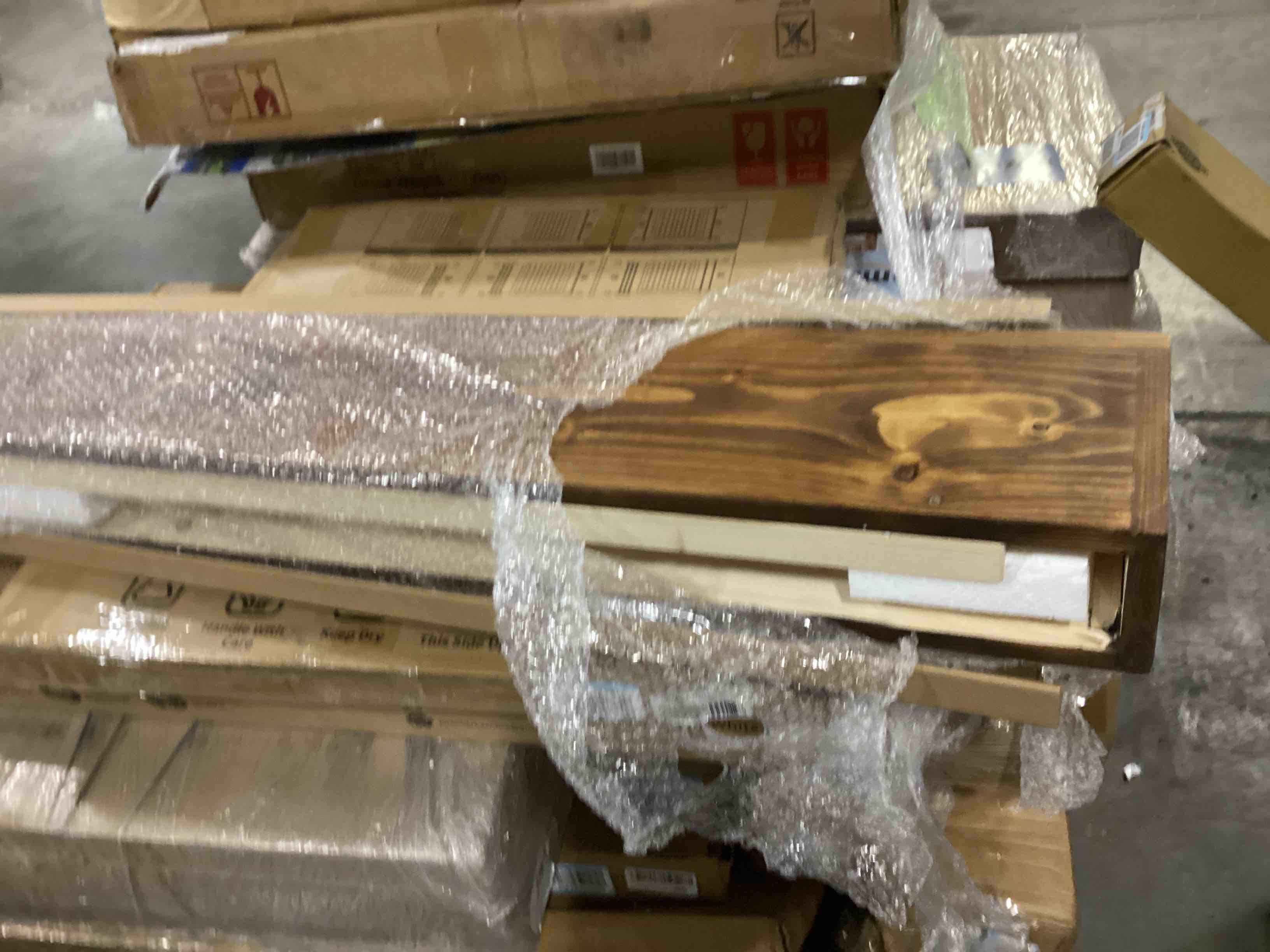 https://s3.amazonaws.com/lotting-images-prod/bidfta/BLU5839721_1718716092218.jpeg