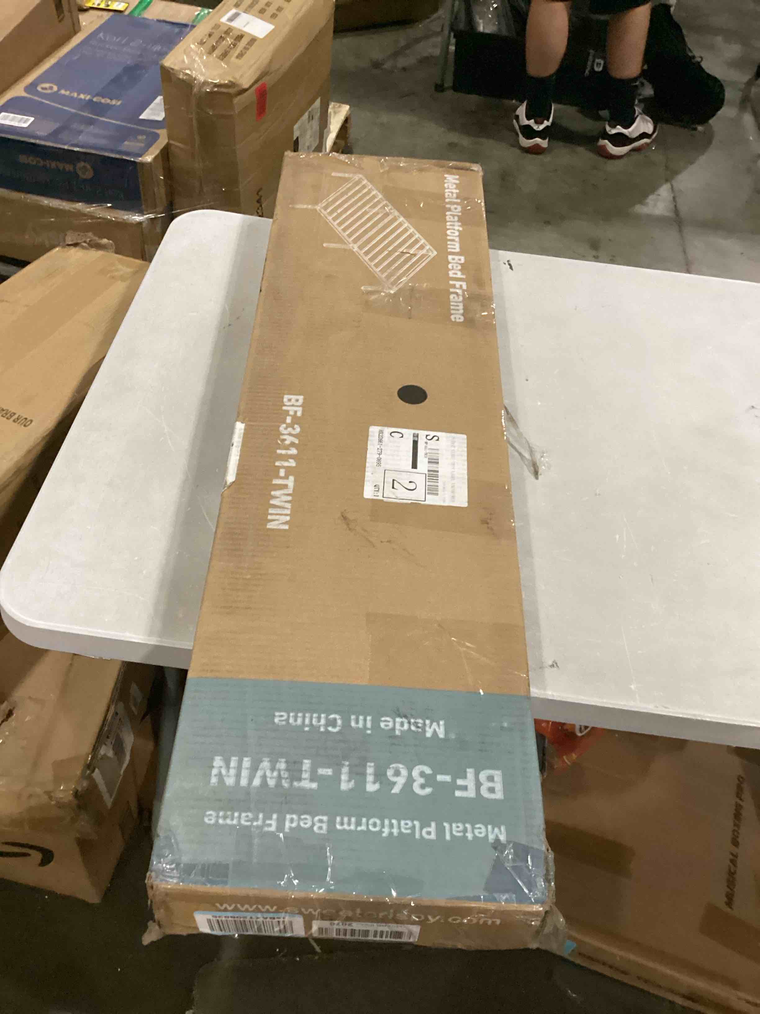 https://s3.amazonaws.com/lotting-images-prod/bidfta/BLU5839932_1718816942865.jpeg