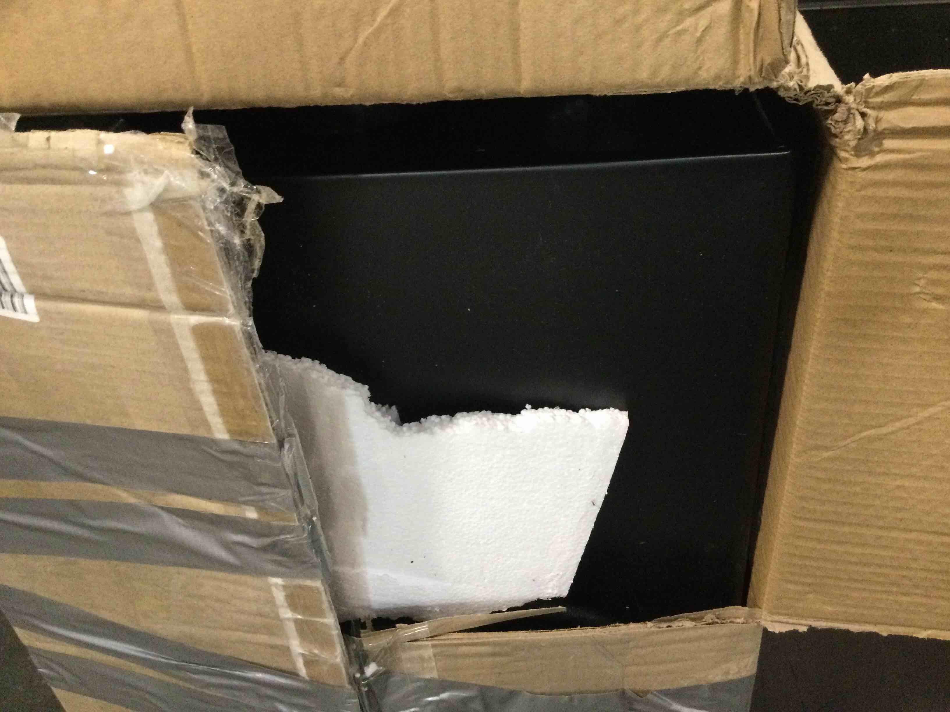https://s3.amazonaws.com/lotting-images-prod/bidfta/BLU5839997_1709752140165.jpeg