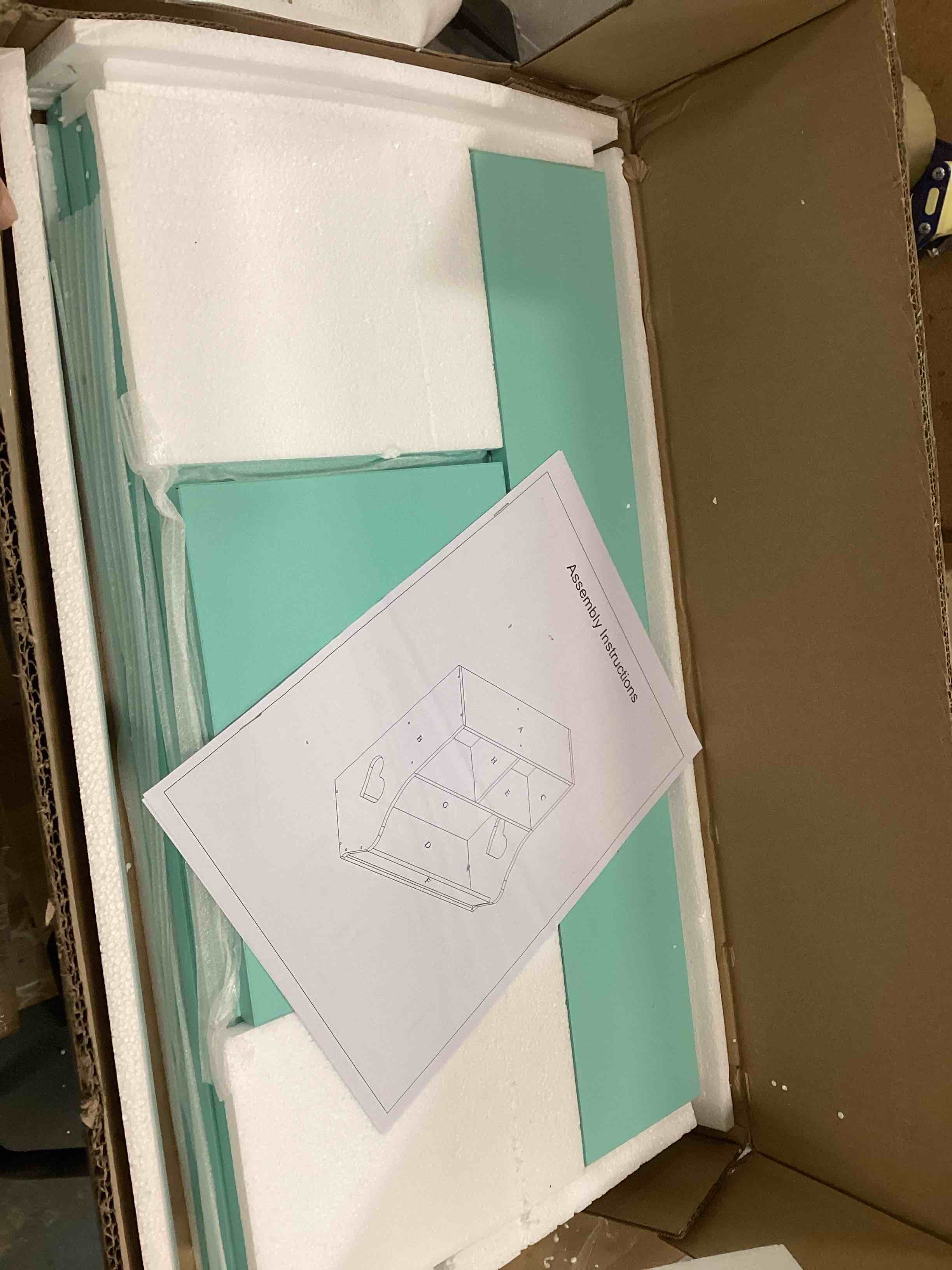 https://s3.amazonaws.com/lotting-images-prod/bidfta/BLU5840276_1709988679976.jpeg