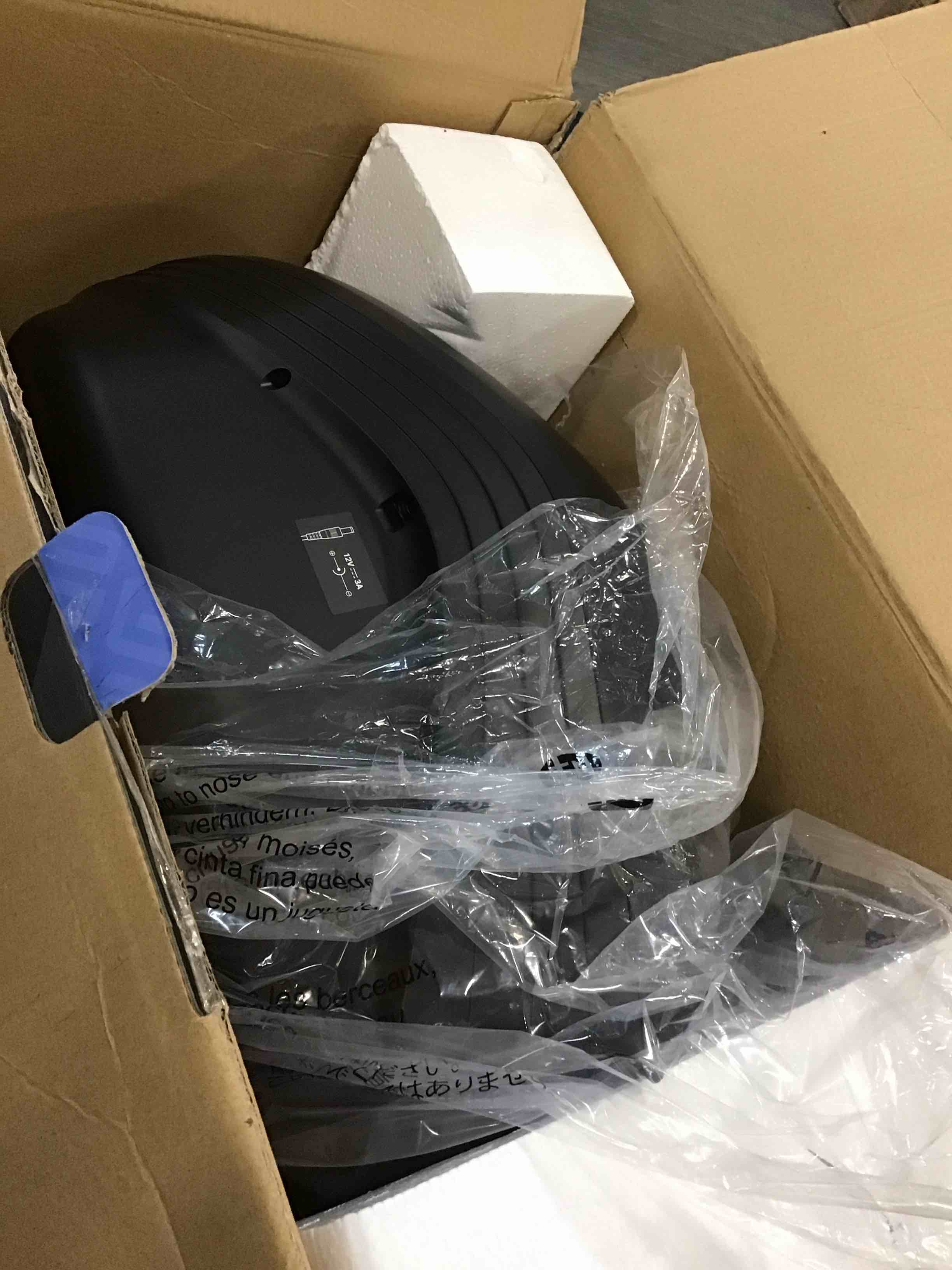 https://s3.amazonaws.com/lotting-images-prod/bidfta/BLU5840479_1710161294070.jpeg