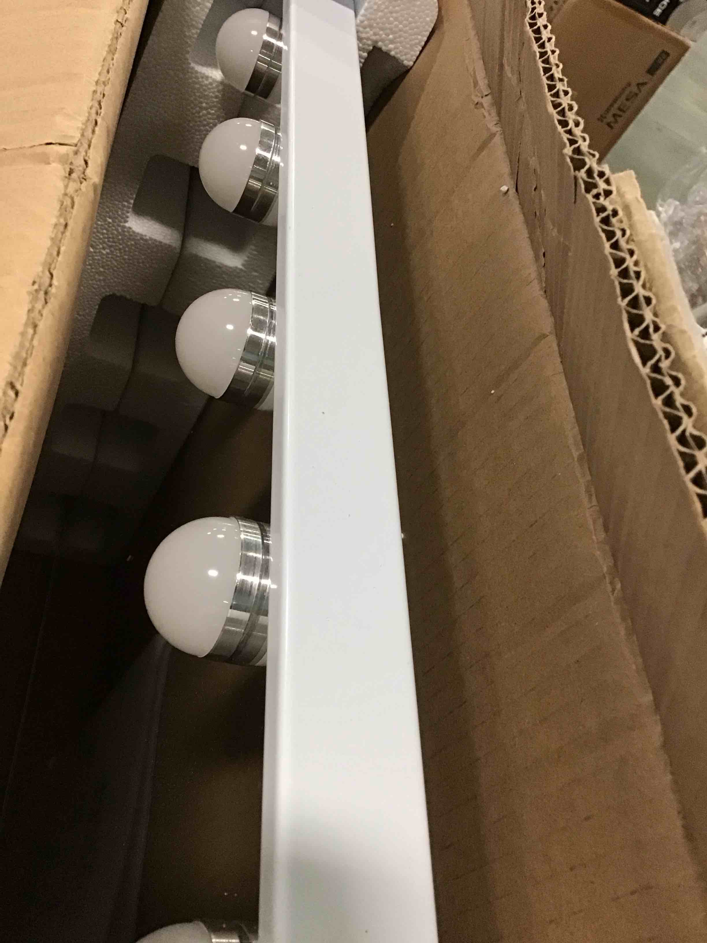 https://s3.amazonaws.com/lotting-images-prod/bidfta/BLU5841207_1710528762151.jpeg