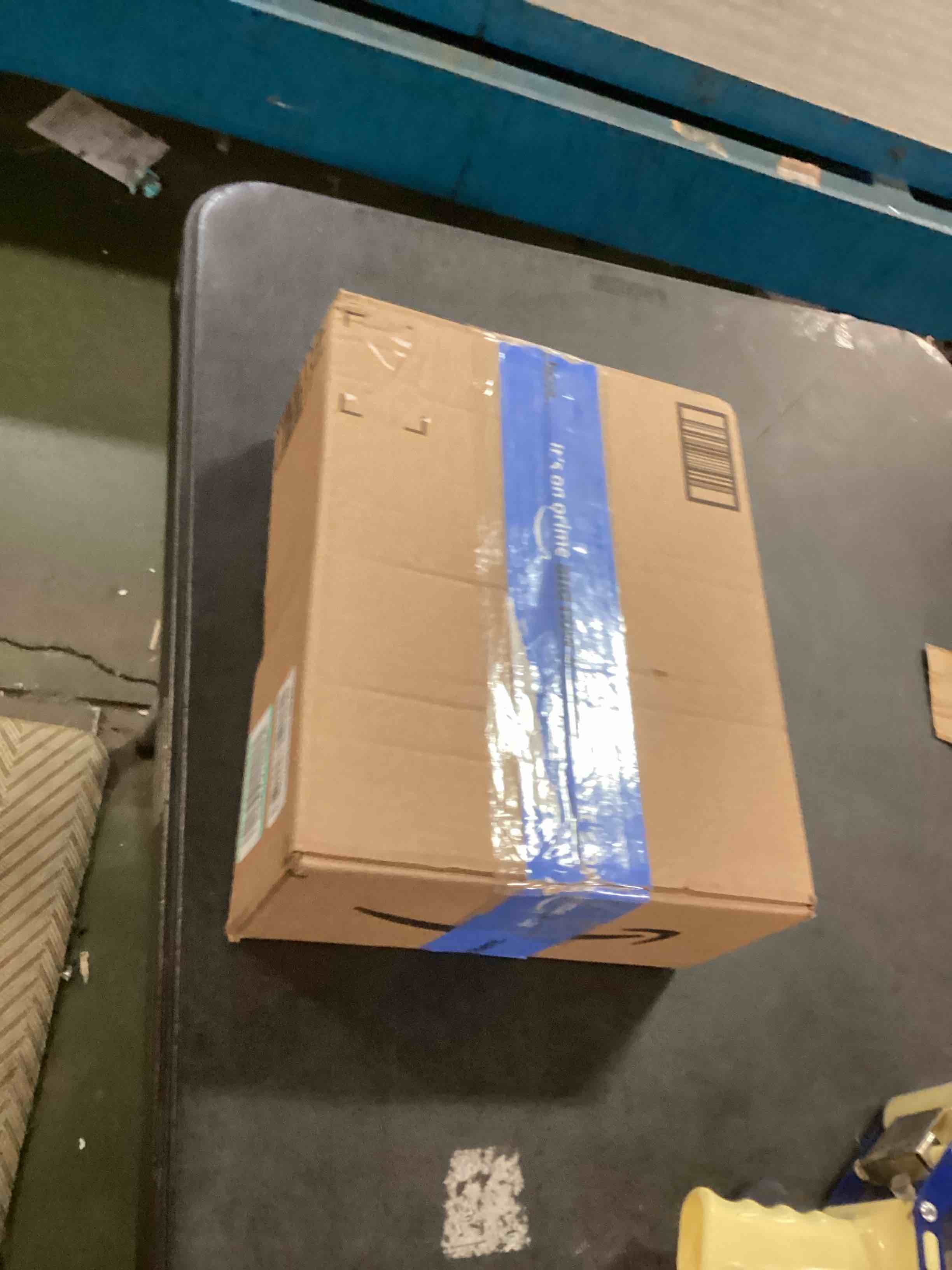 https://s3.amazonaws.com/lotting-images-prod/bidfta/BLU5841474_1709844182820.jpeg