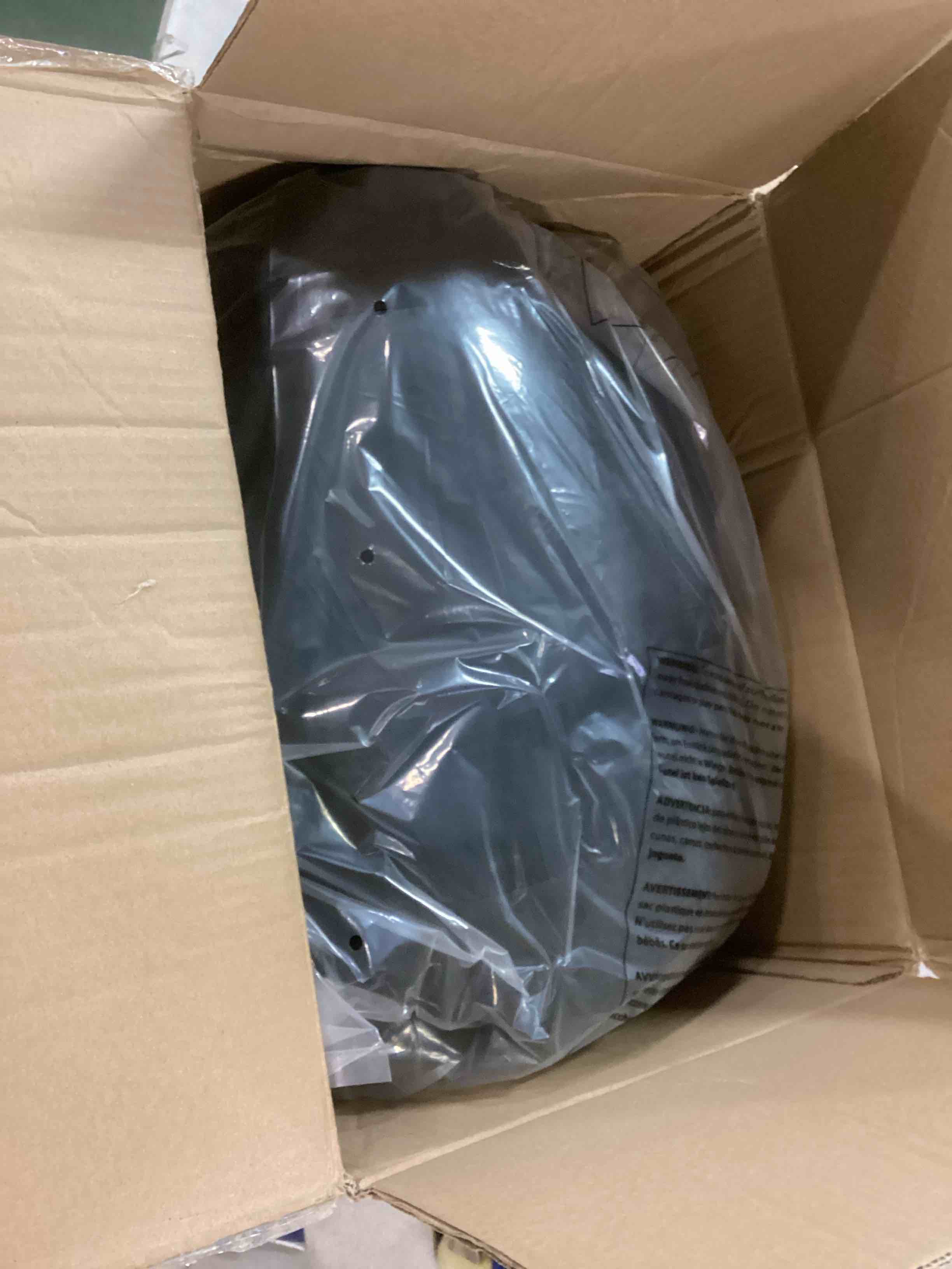 https://s3.amazonaws.com/lotting-images-prod/bidfta/BLU5841545_1709904827714.jpeg